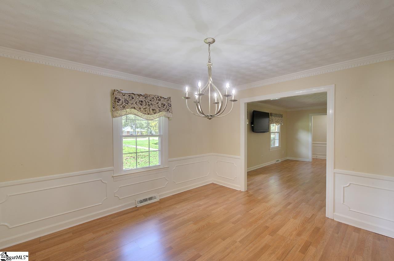 202 Ridgecrest Court Simpsonville, SC 29680