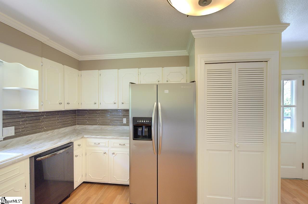 202 Ridgecrest Court Simpsonville, SC 29680