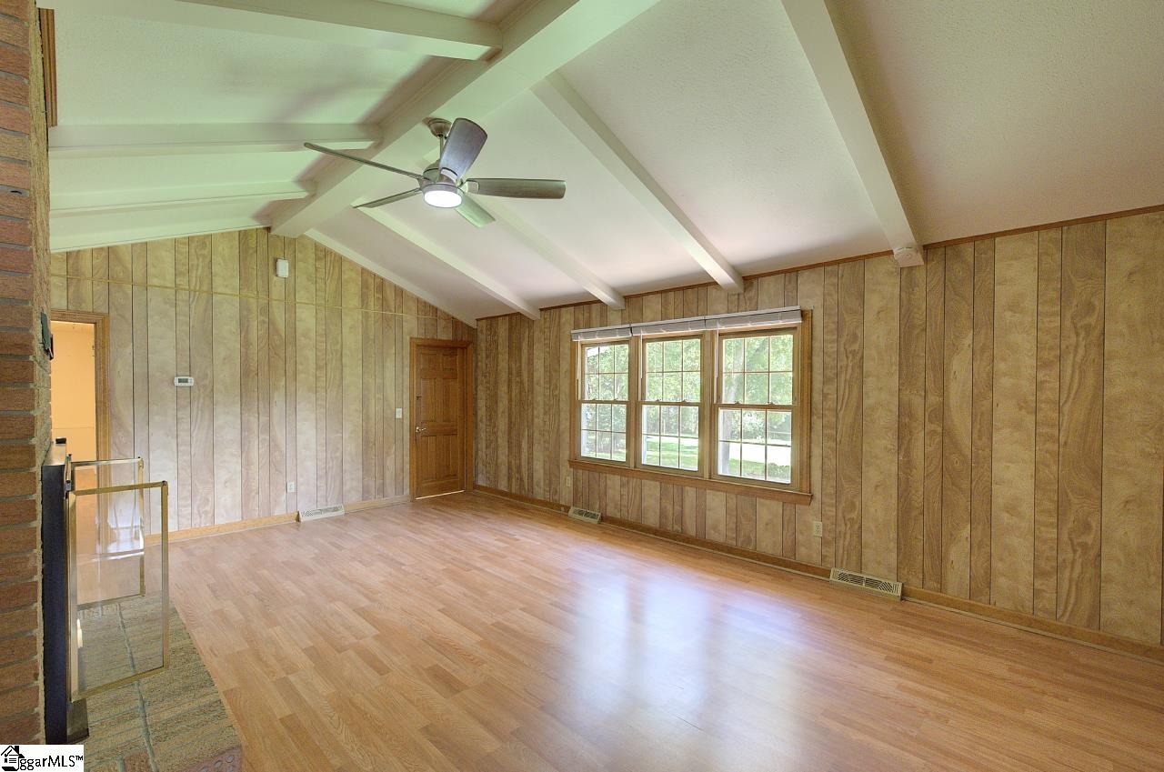 202 Ridgecrest Court Simpsonville, SC 29680