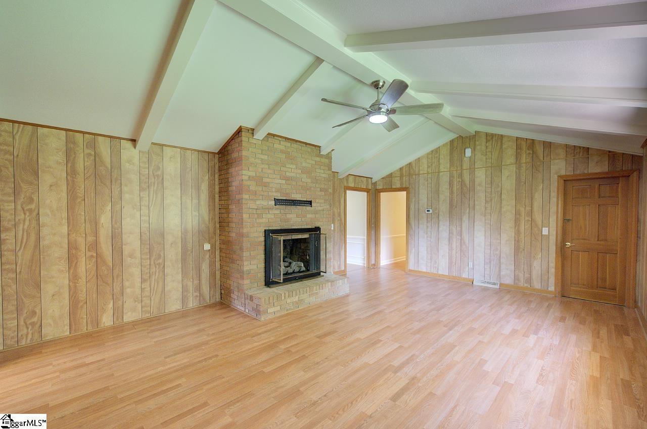 202 Ridgecrest Court Simpsonville, SC 29680