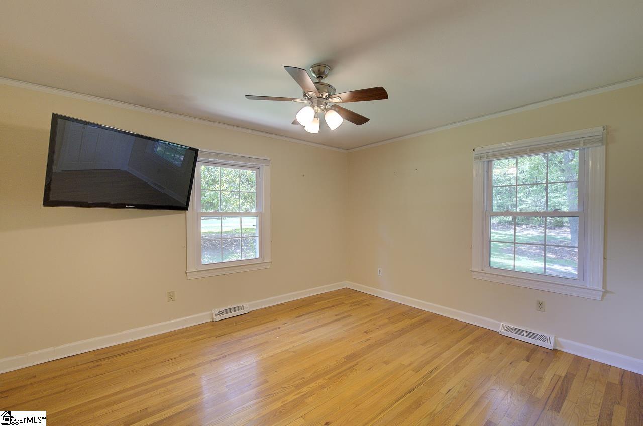 202 Ridgecrest Court Simpsonville, SC 29680