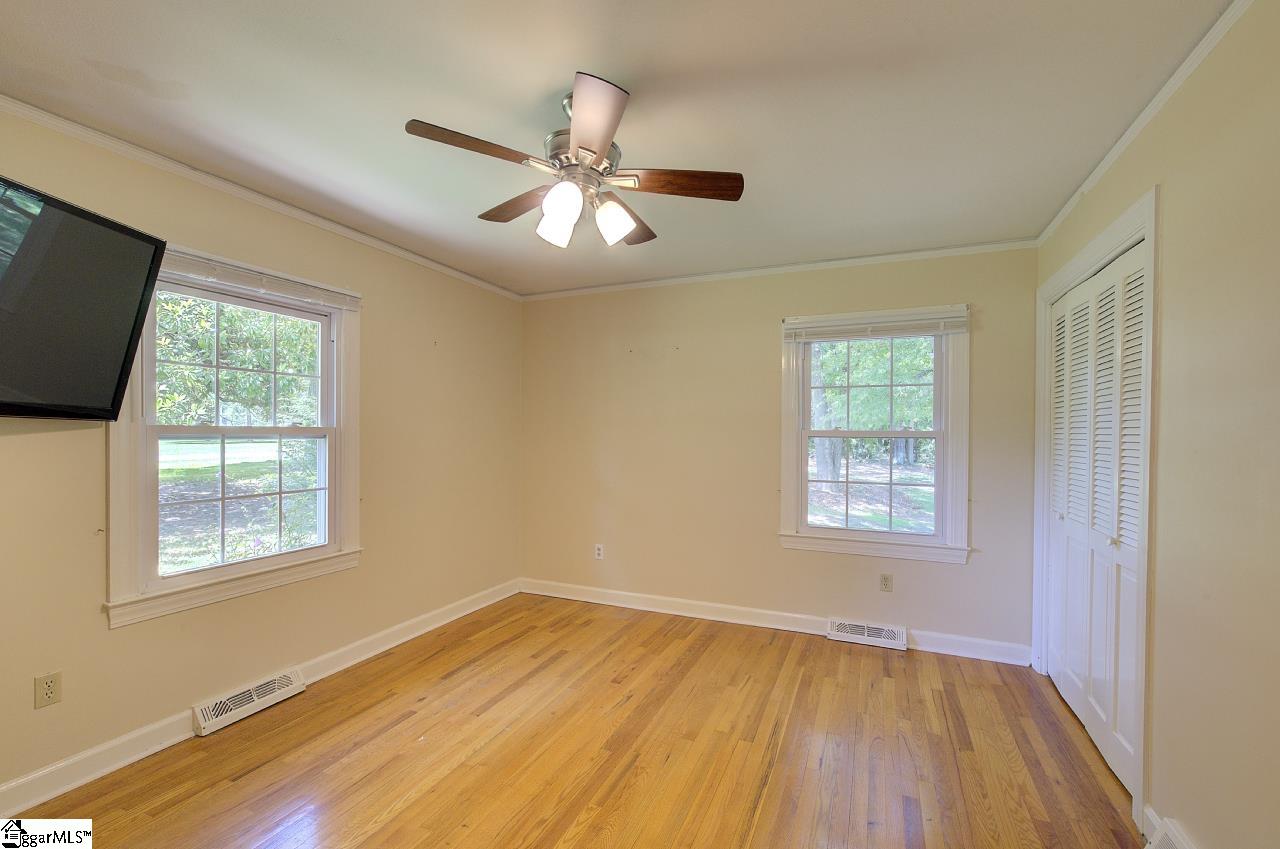 202 Ridgecrest Court Simpsonville, SC 29680
