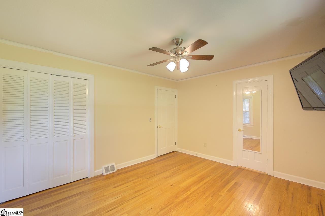 202 Ridgecrest Court Simpsonville, SC 29680