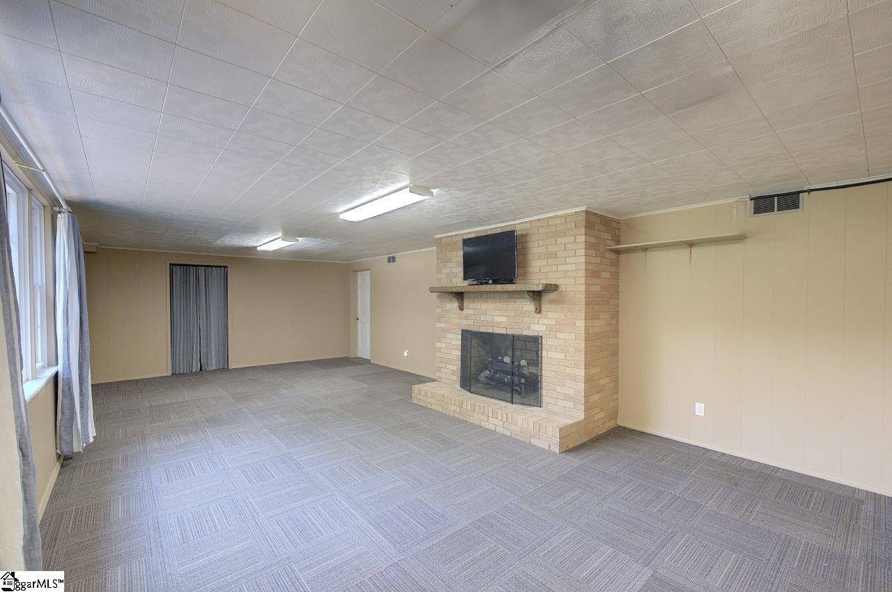 202 Ridgecrest Court Simpsonville, SC 29680