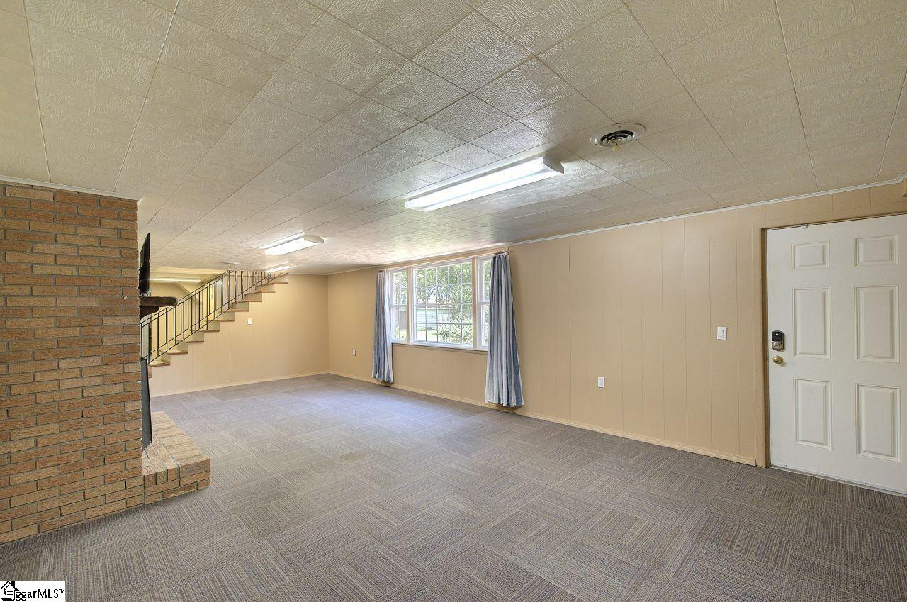 202 Ridgecrest Court Simpsonville, SC 29680