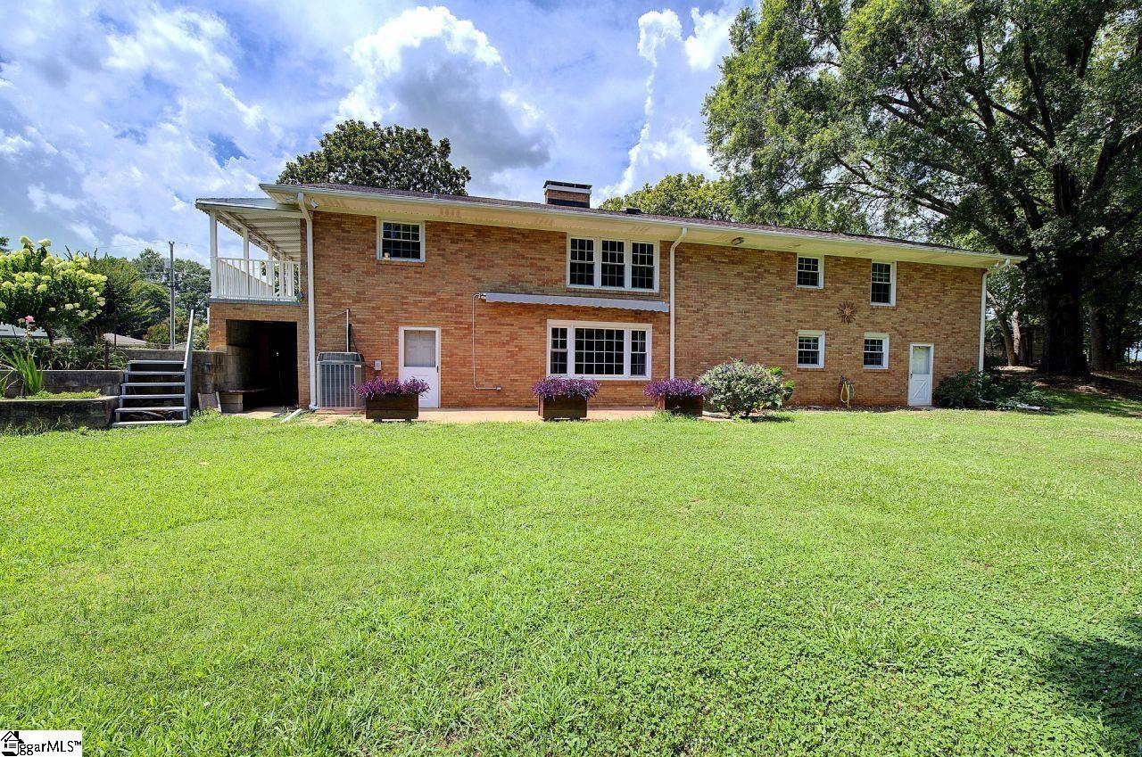 202 Ridgecrest Court Simpsonville, SC 29680
