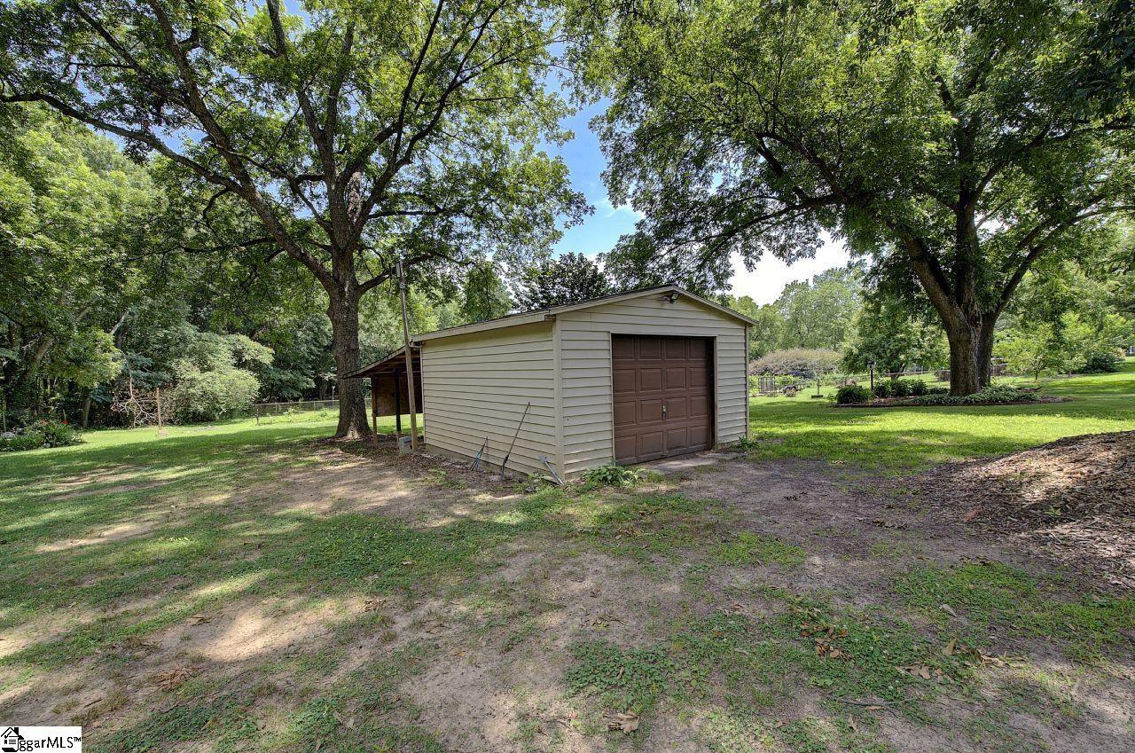 202 Ridgecrest Court Simpsonville, SC 29680