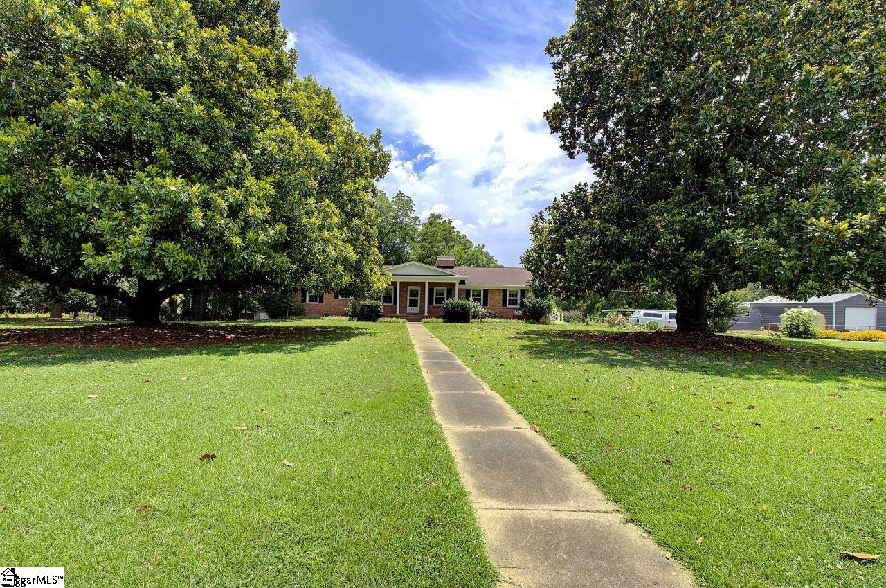 202 Ridgecrest Court Simpsonville, SC 29680