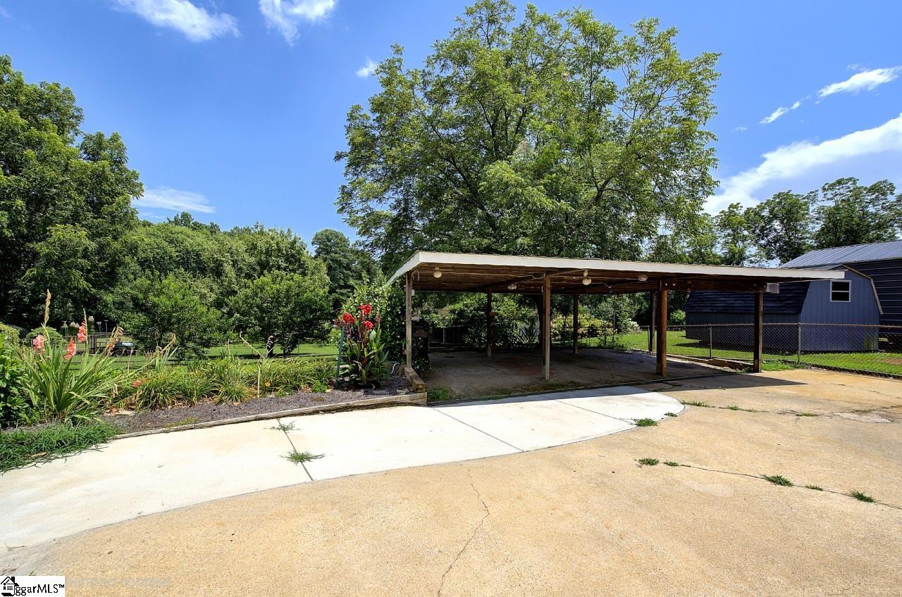 202 Ridgecrest Court Simpsonville, SC 29680