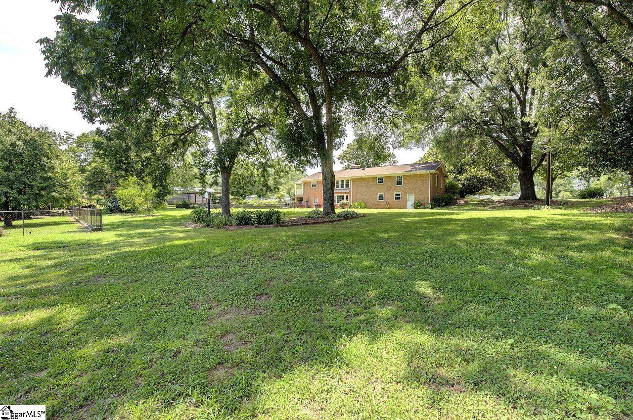 202 Ridgecrest Court Simpsonville, SC 29680