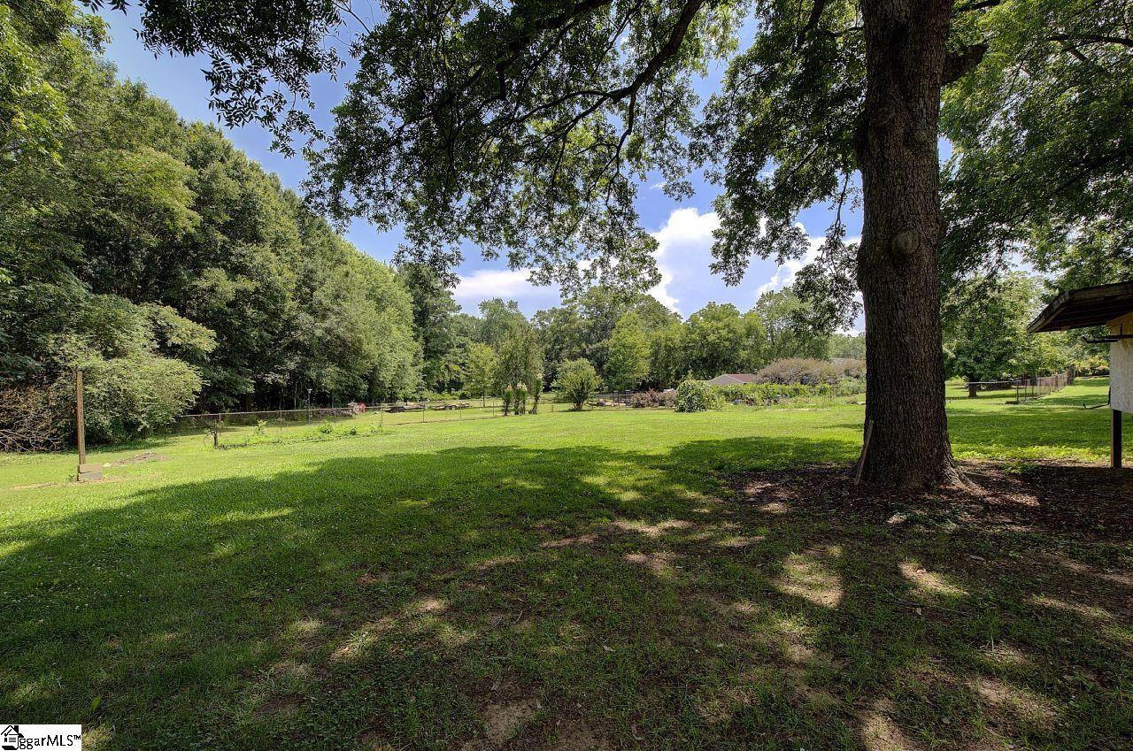 202 Ridgecrest Court Simpsonville, SC 29680