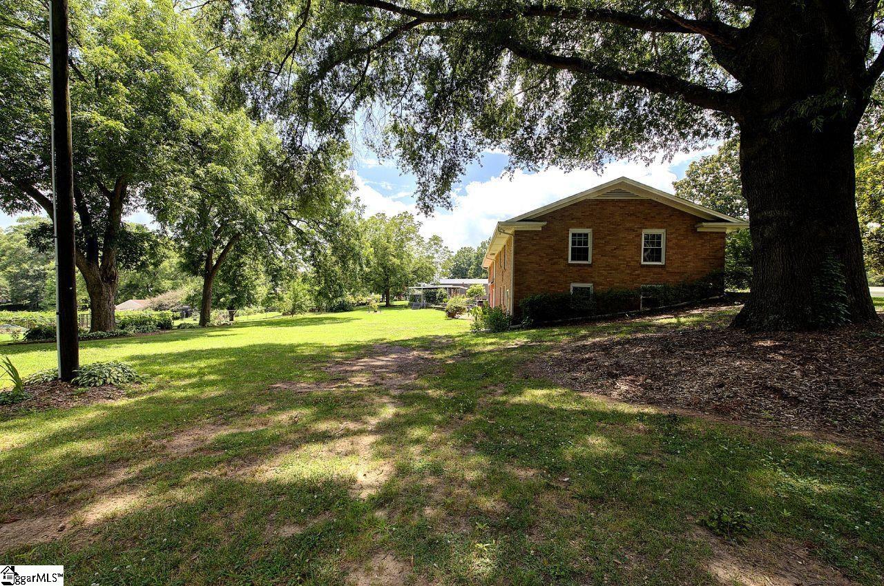 202 Ridgecrest Court Simpsonville, SC 29680