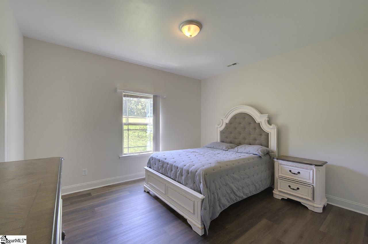 274 Millwood Lane Wellford, SC 29385