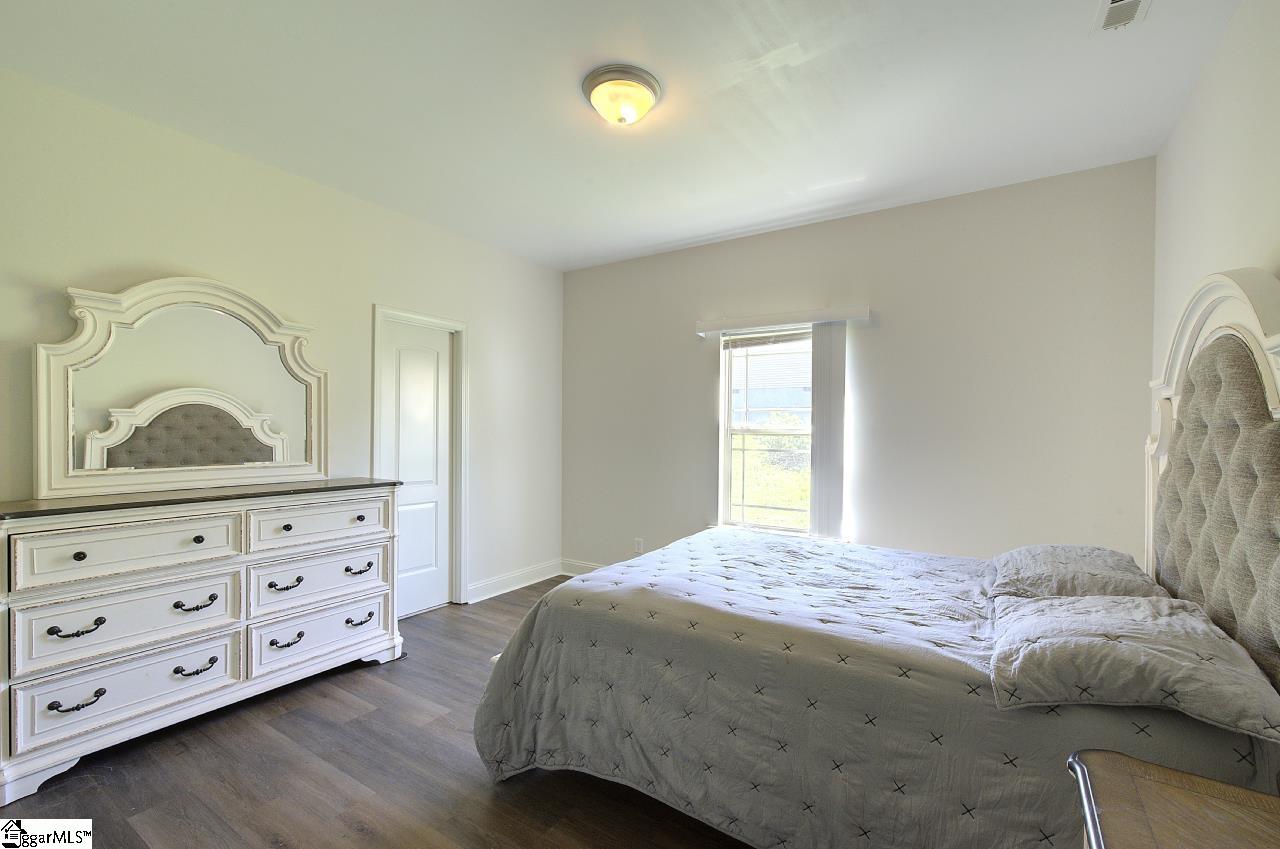 274 Millwood Lane Wellford, SC 29385