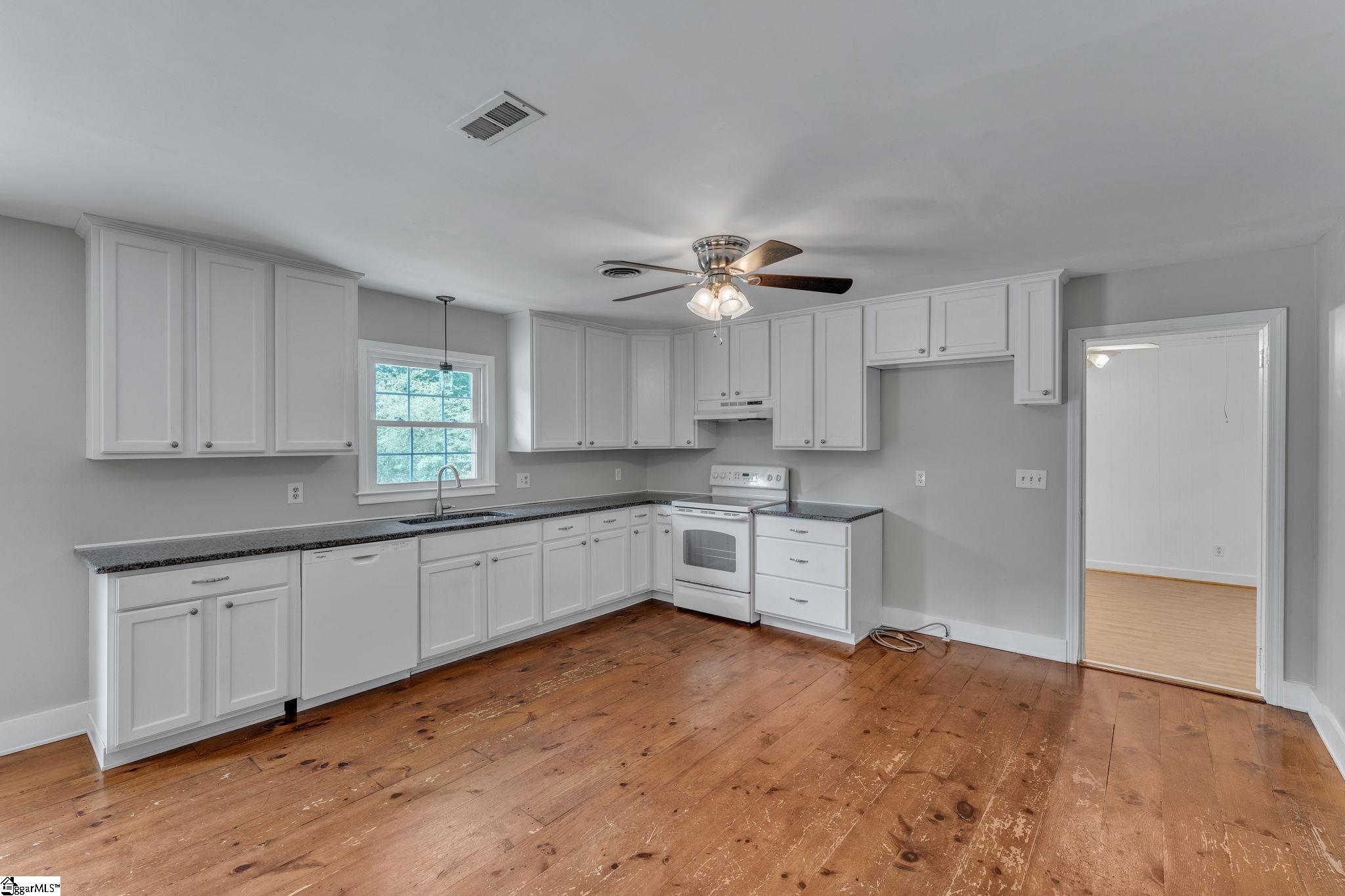 3 Drewry Road Taylors, SC 29687