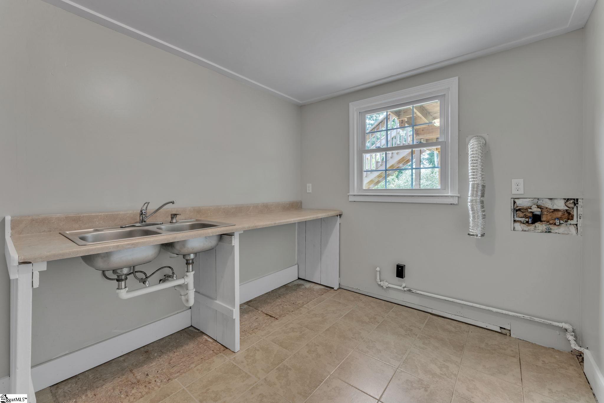 3 Drewry Road Taylors, SC 29687