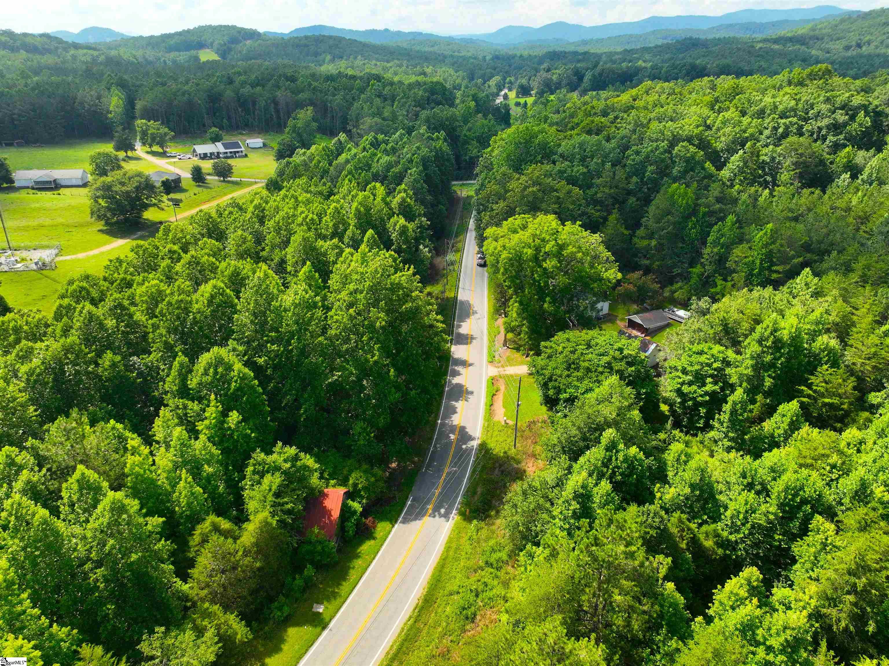3573 Moorefield Memorial Highway Pickens, SC 29671