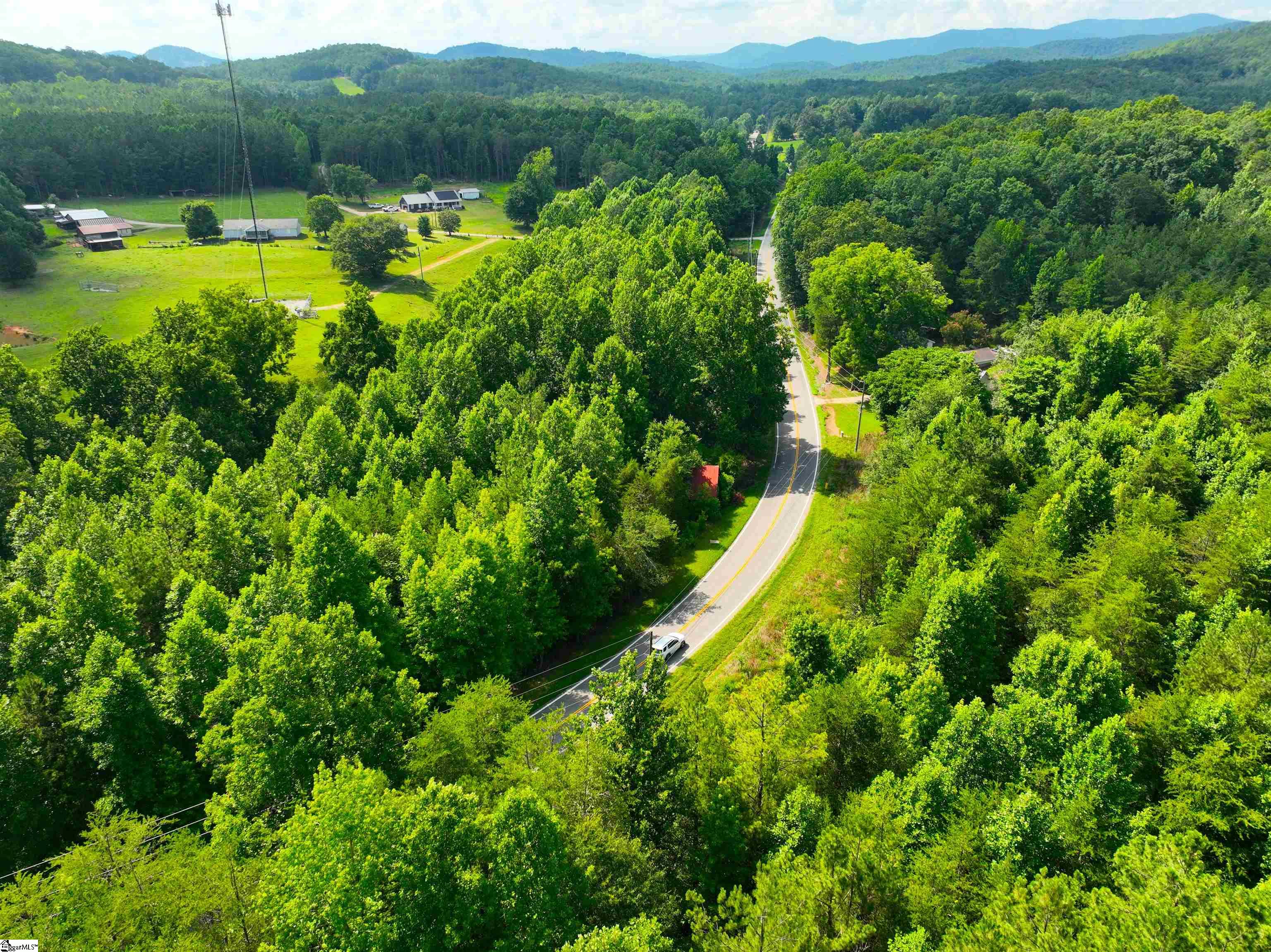 3573 Moorefield Memorial Highway Pickens, SC 29671