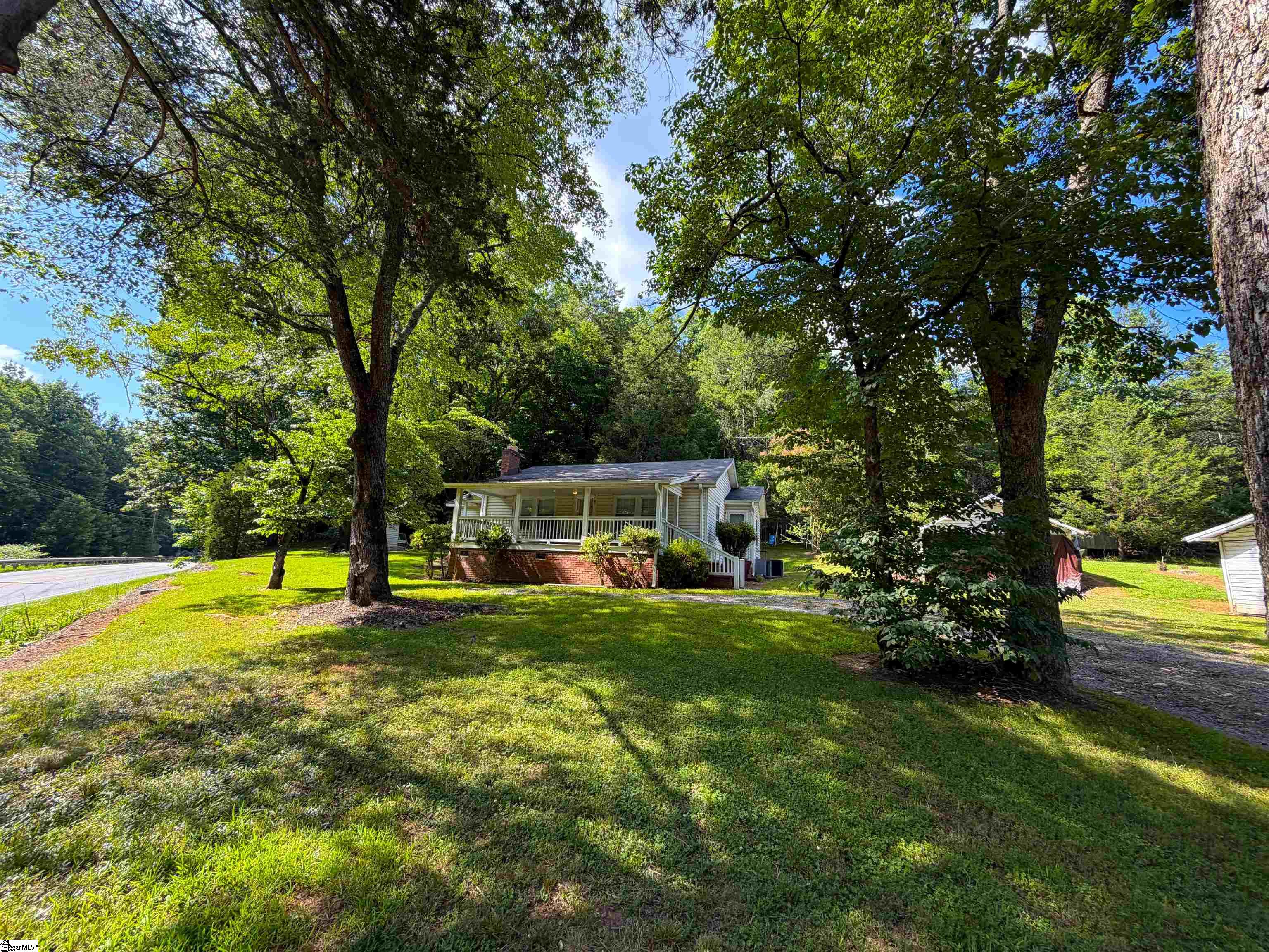 3573 Moorefield Memorial Highway Pickens, SC 29671