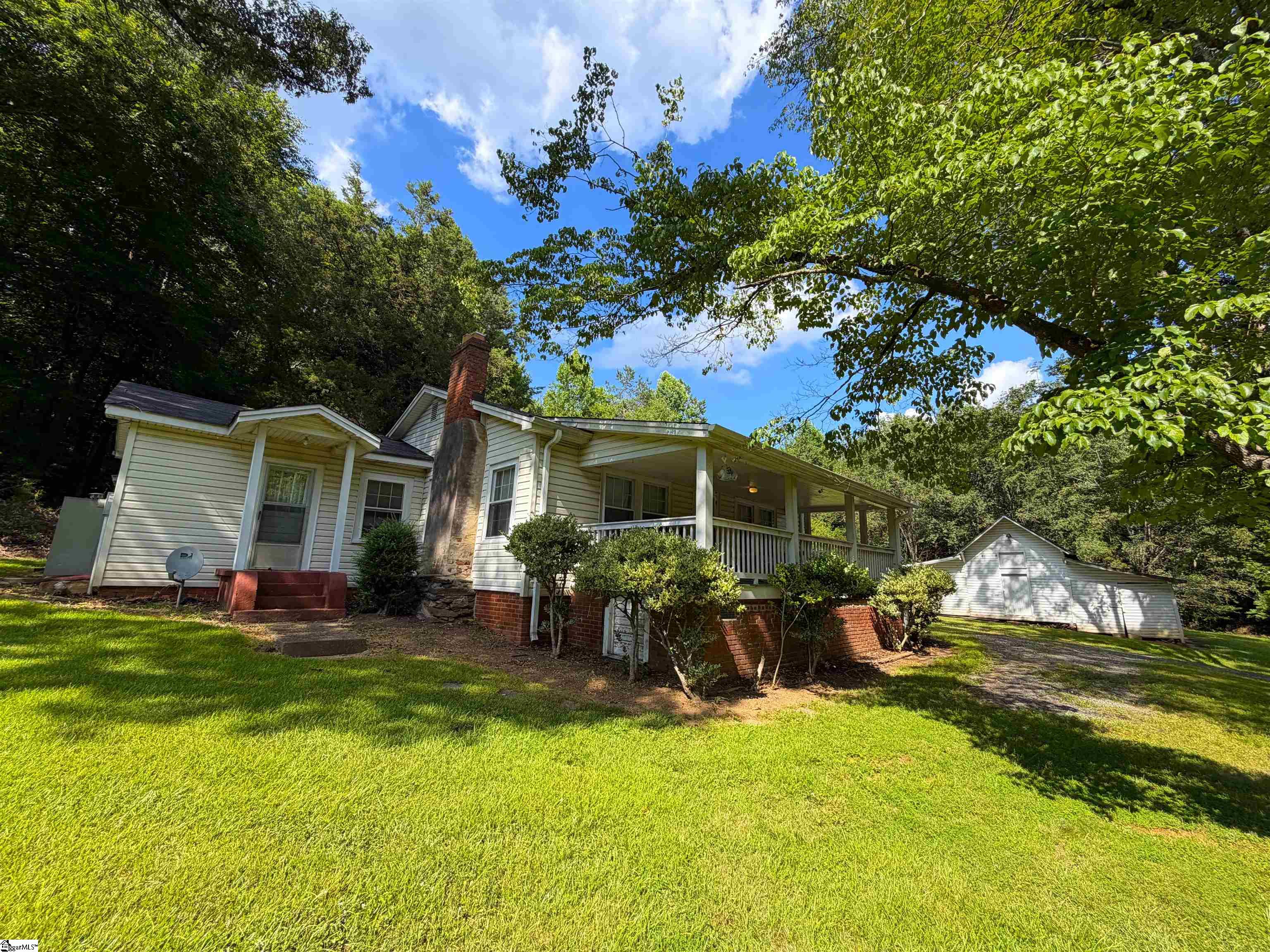 3573 Moorefield Memorial Highway Pickens, SC 29671