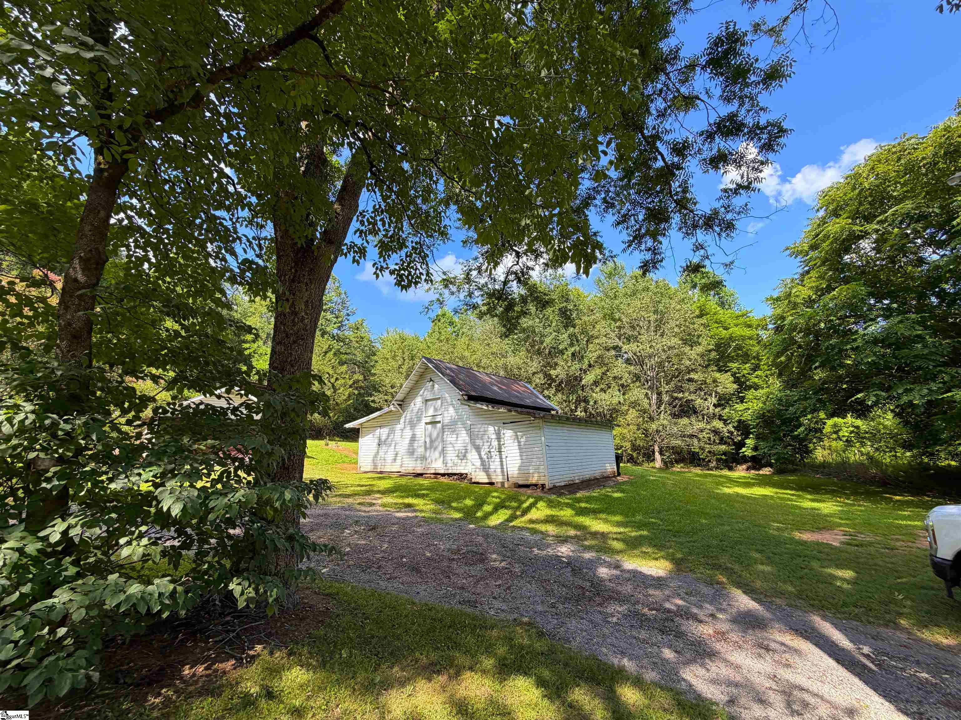 3573 Moorefield Memorial Highway Pickens, SC 29671