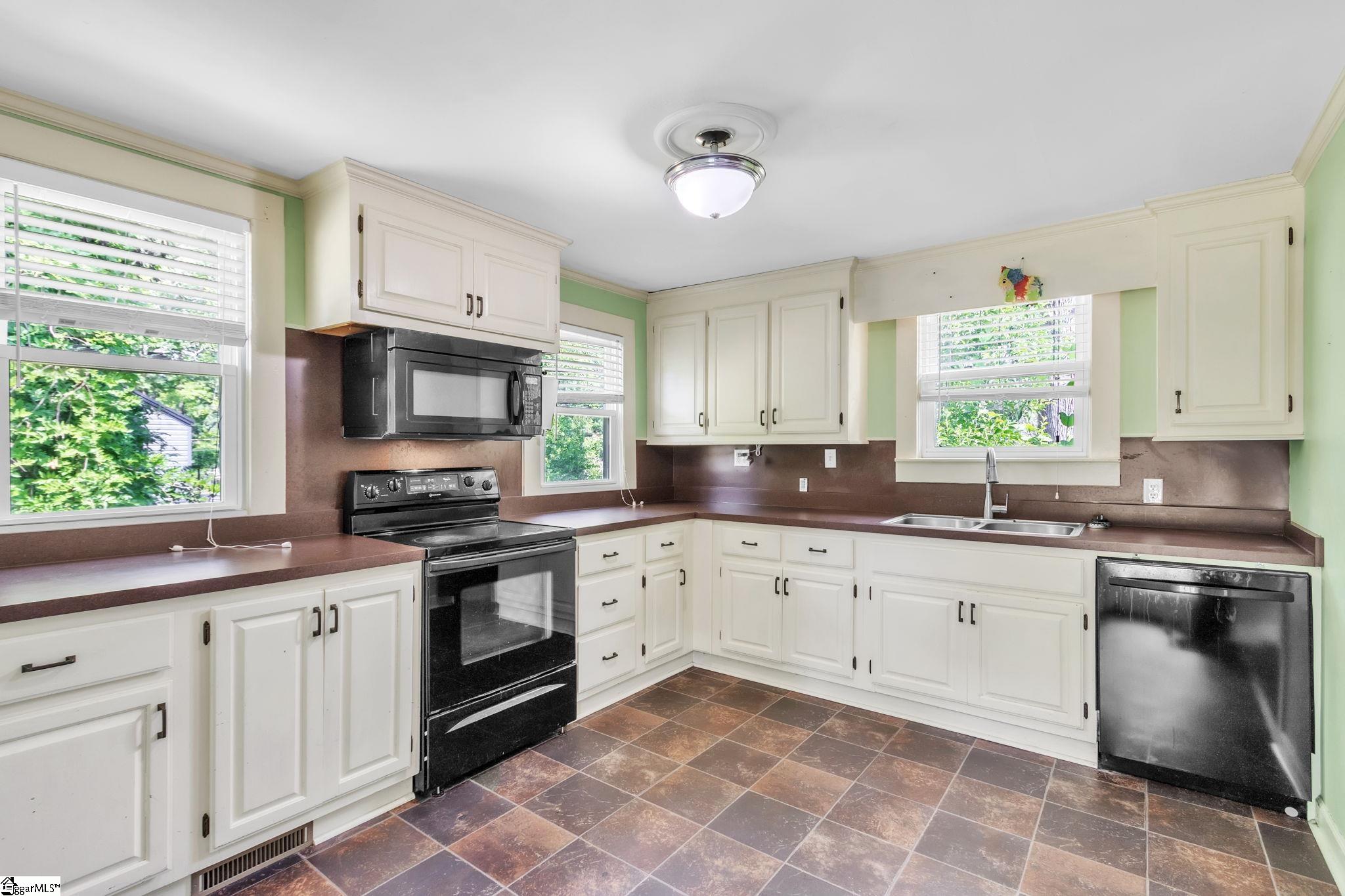234 Rogers Avenue Greenville, SC 29617-7706