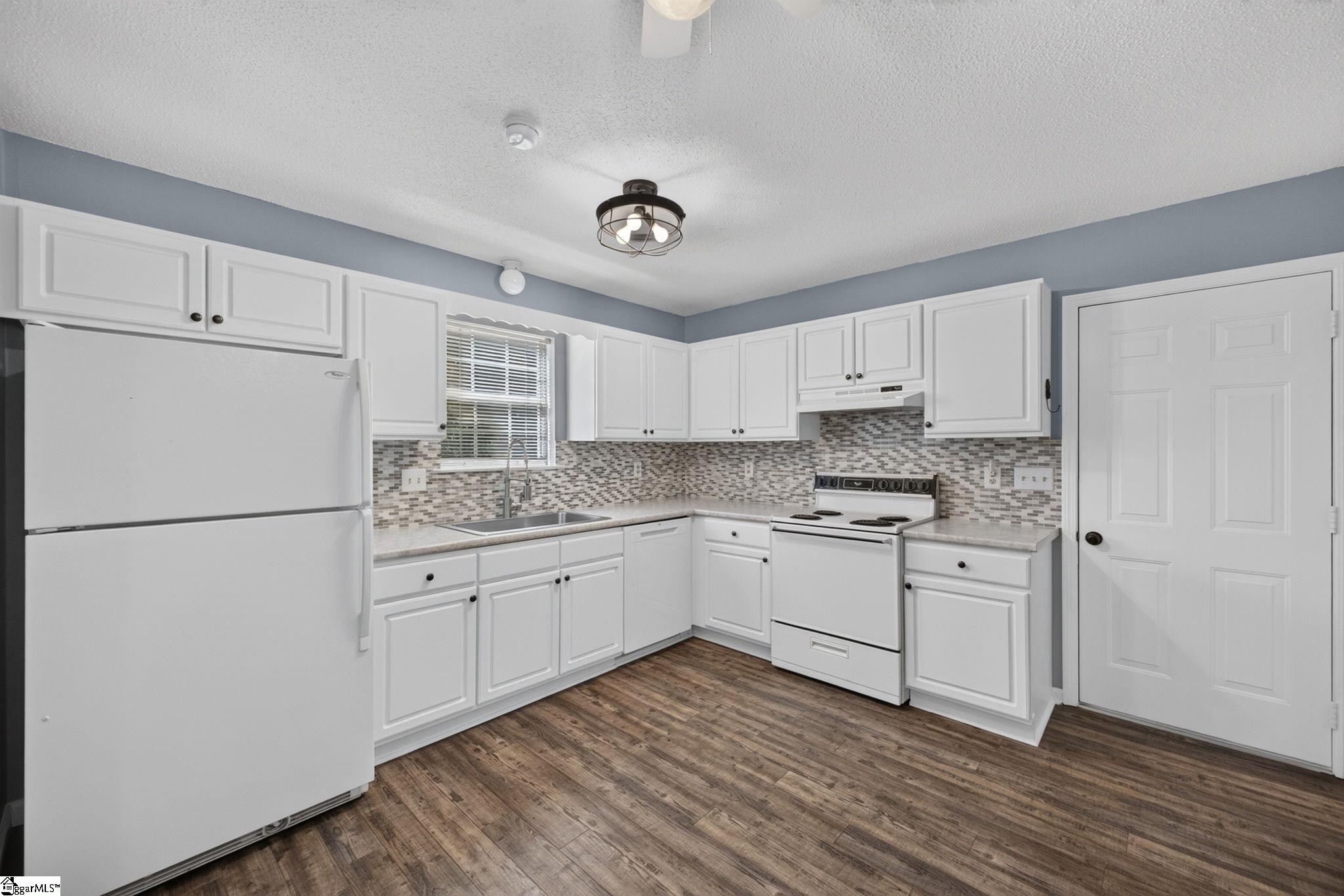 109 Twin Falls Drive Simpsonville, SC 29680