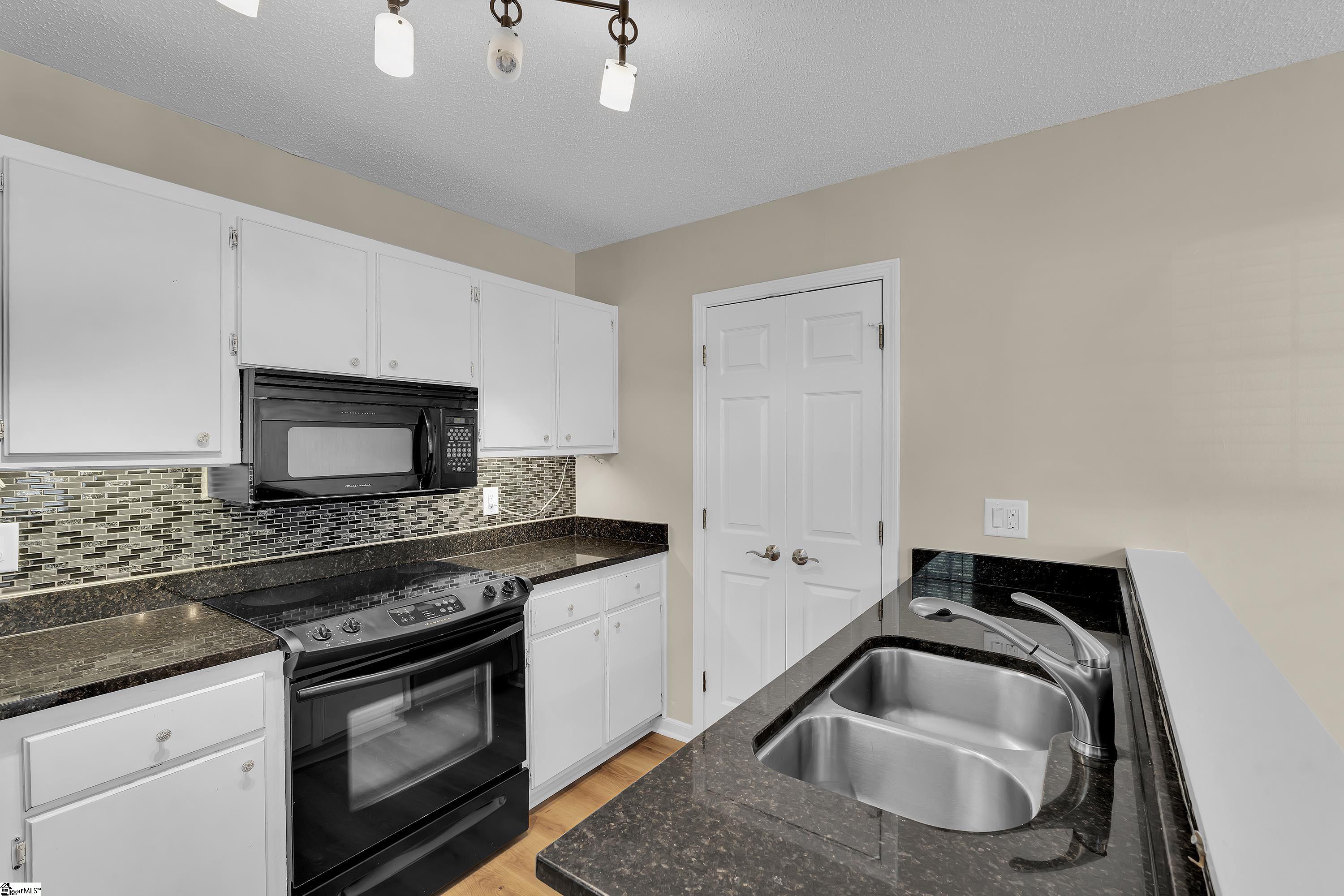 103 Mosspoint Drive Greenville, SC 29617