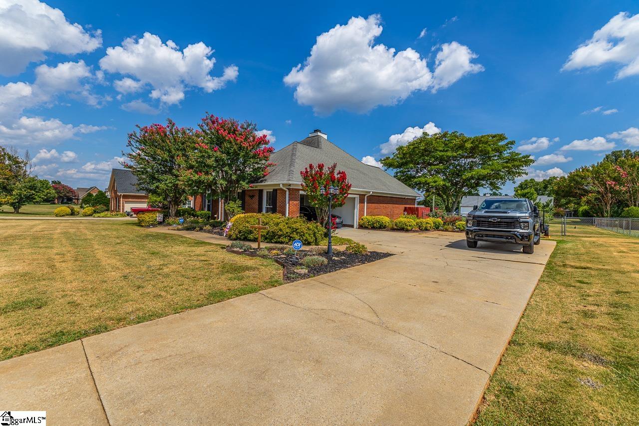 7655 Reidville Road Woodruff, SC 29388