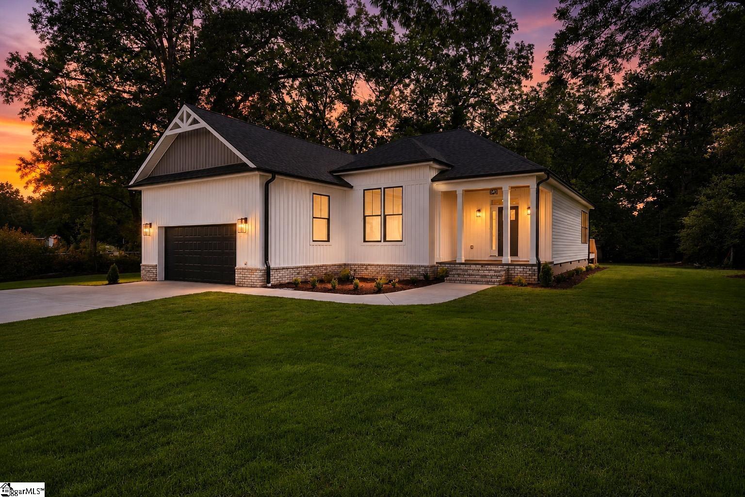 Photo 1 of Single family home for sale at 206 Hamilton St, Williamston, SC 29697 | MLS# 1597087 | Listing updated on 2026-09-18