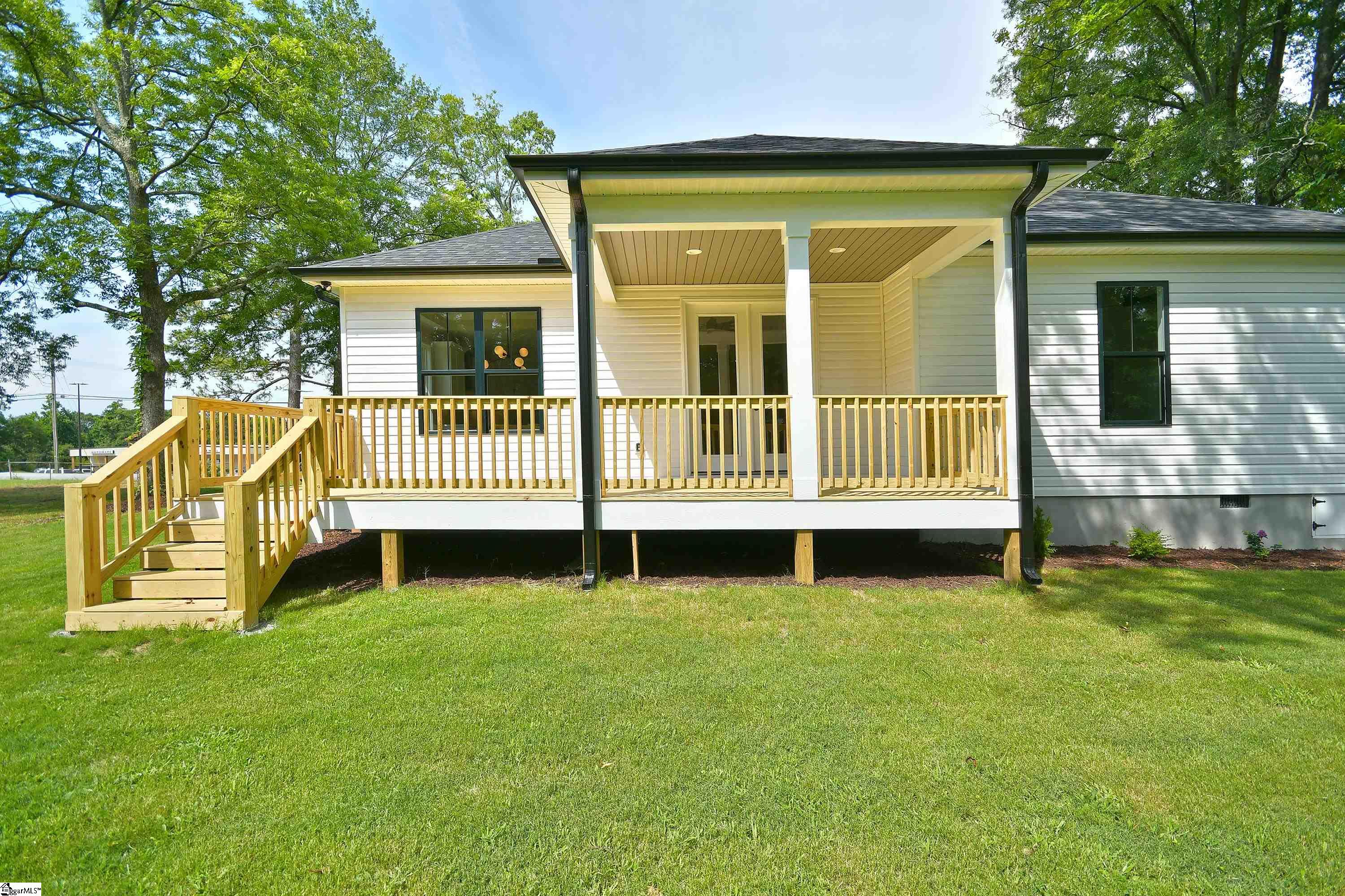 206 Hamilton Street Williamston, SC 29697-1540