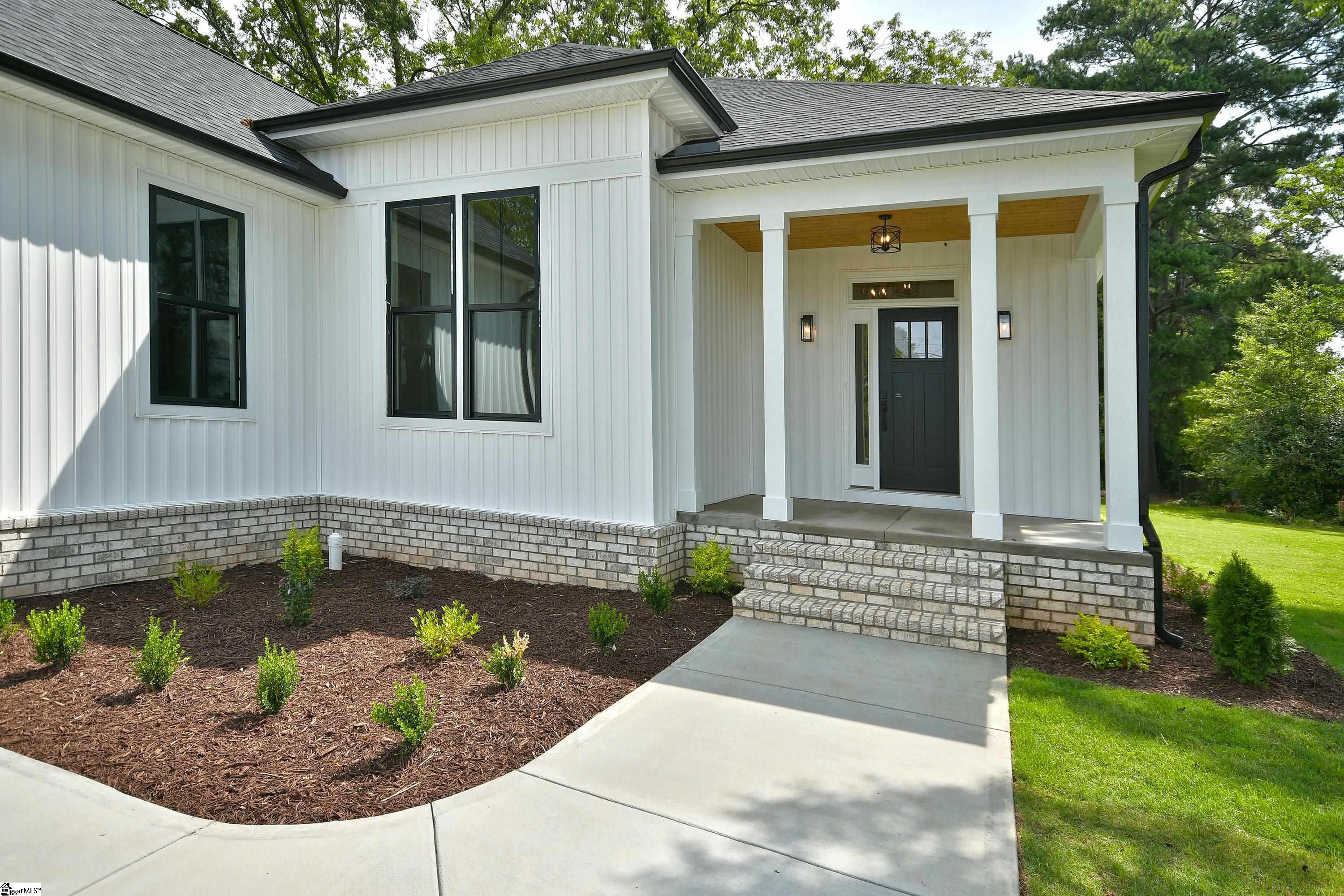 Photo 3 of Single family home for sale at 206 Hamilton St, Williamston, SC 29697 | MLS# 1597087 | Listing updated on 2026-09-18
