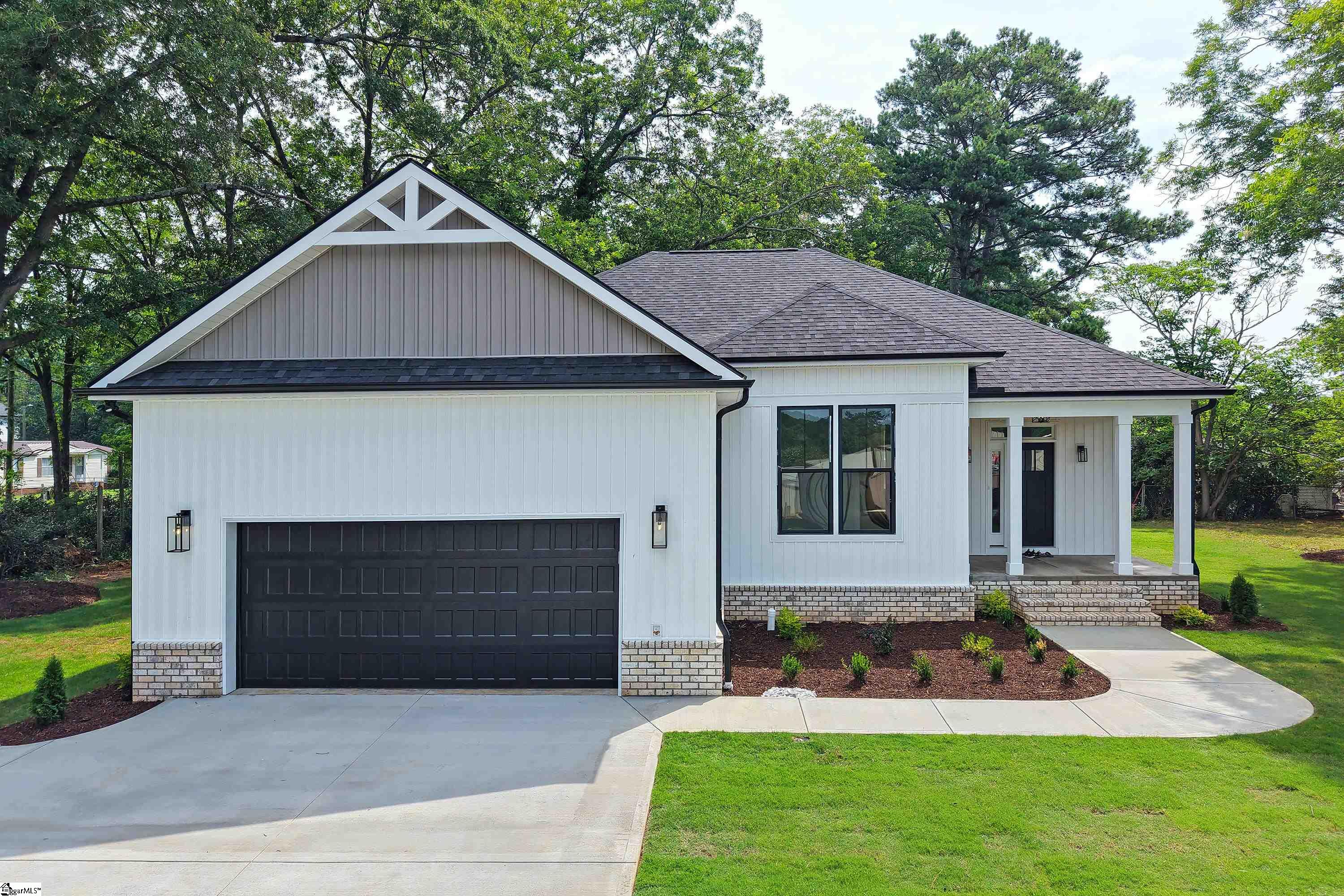 Photo 3 of Single family home for sale at 206 Hamilton St, Williamston, SC 29697 | MLS# 1597087 | Listing updated on 2026-09-18