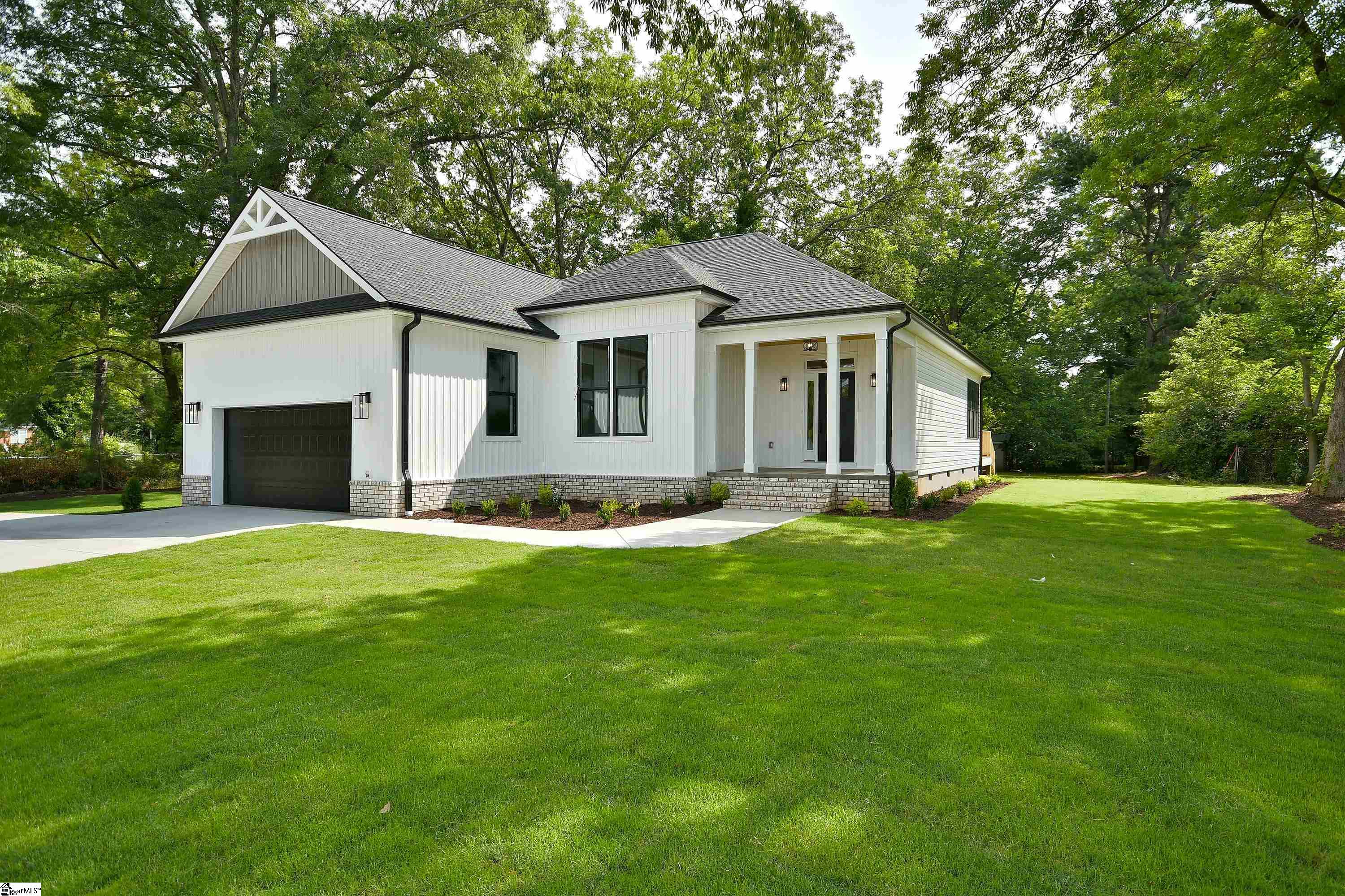 Photo 4 of Single family home for sale at 206 Hamilton St, Williamston, SC 29697 | MLS# 1597087 | Listing updated on 2026-09-18