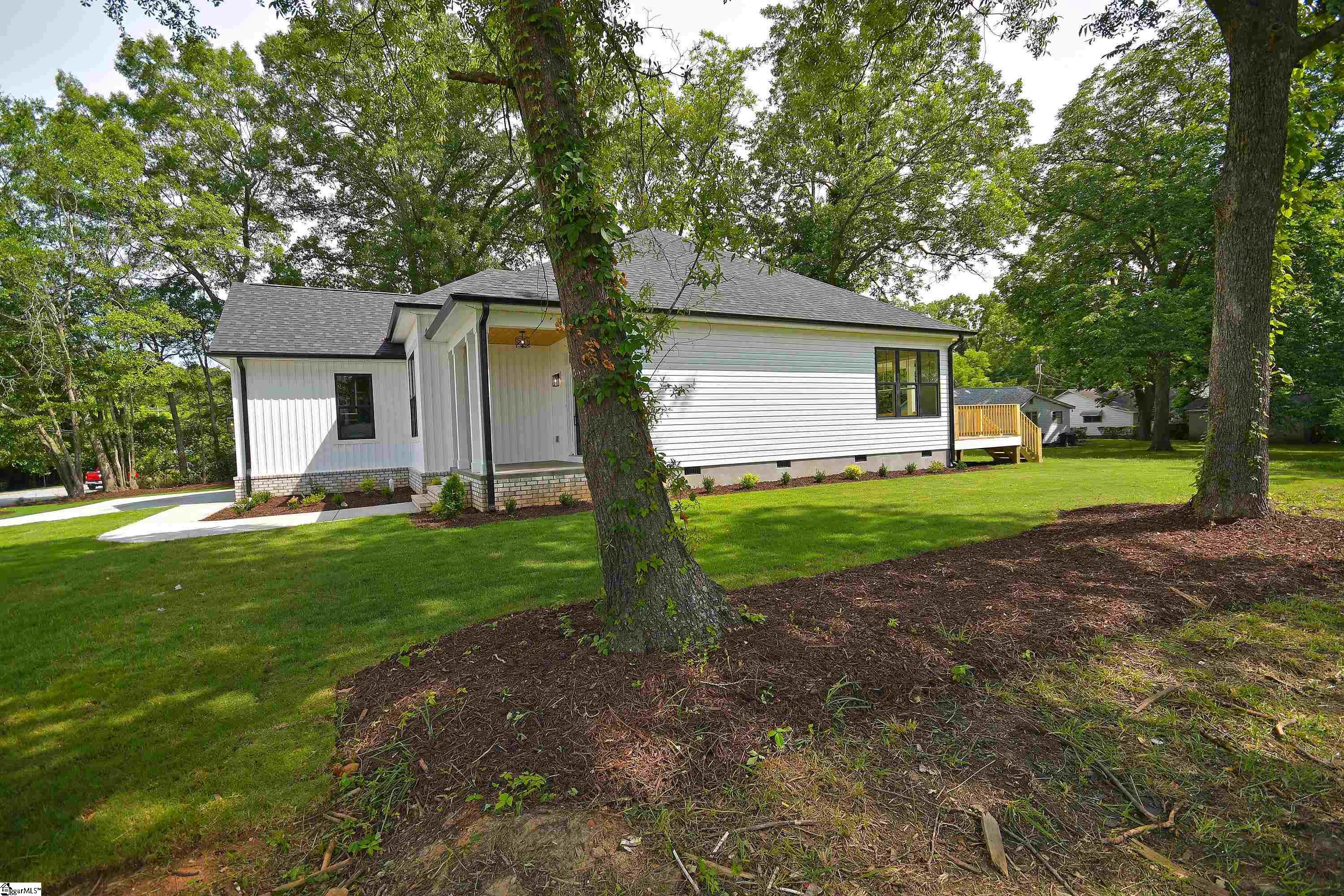 206 Hamilton Street Williamston, SC 29697-1540