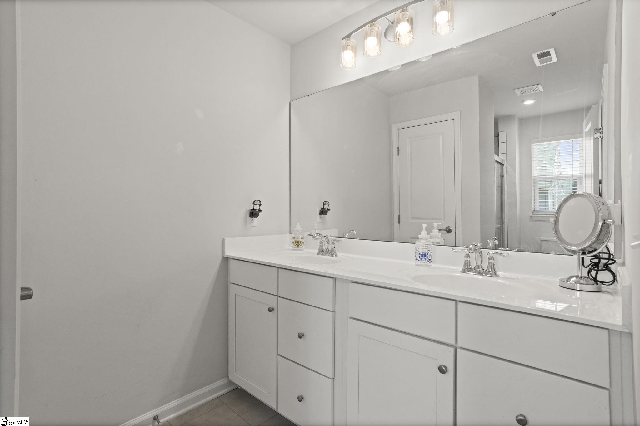 108 Roundtree Drive Simpsonville, SC 29681