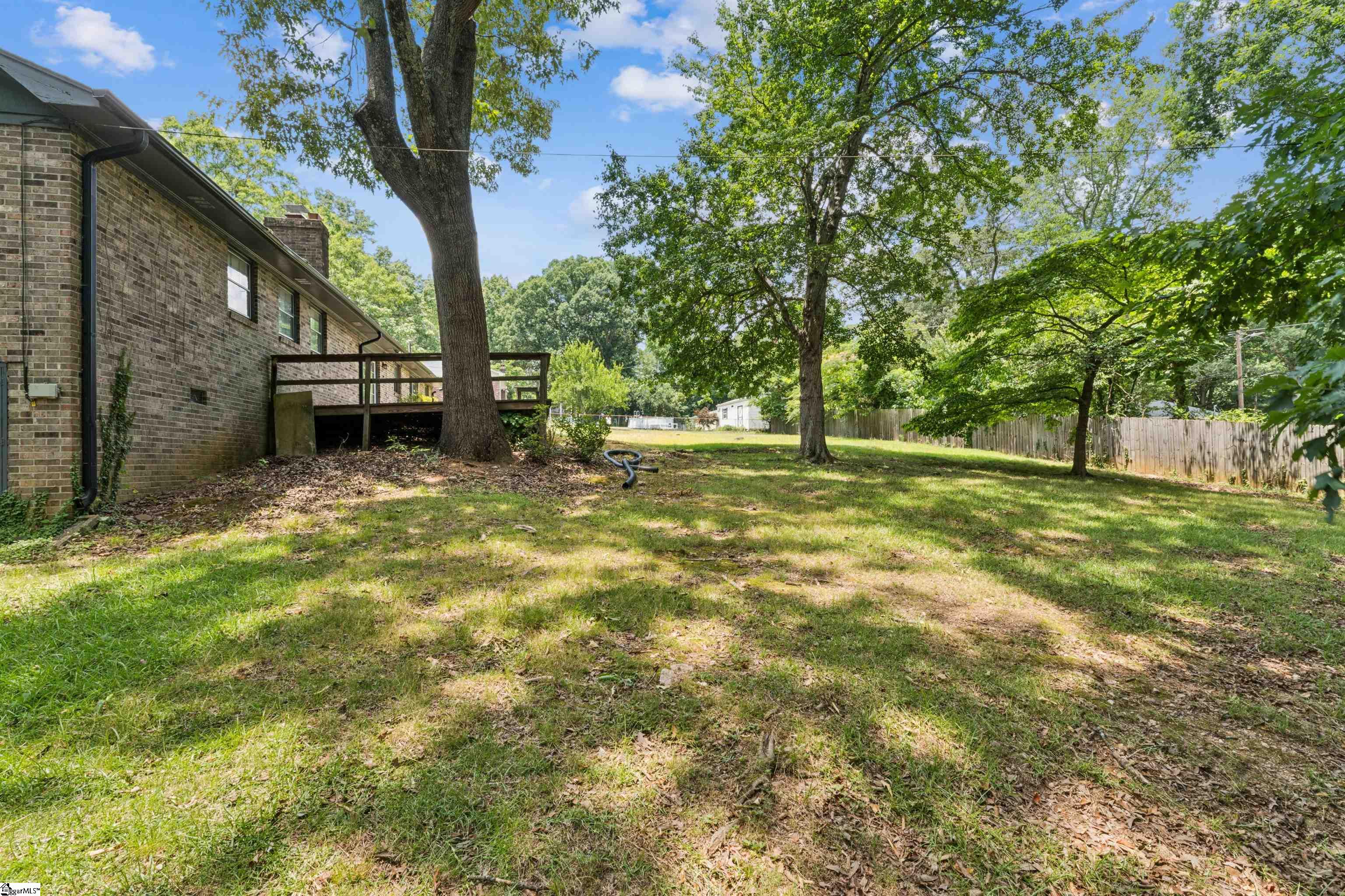 15 Weehawken Circle Taylors, SC 29687