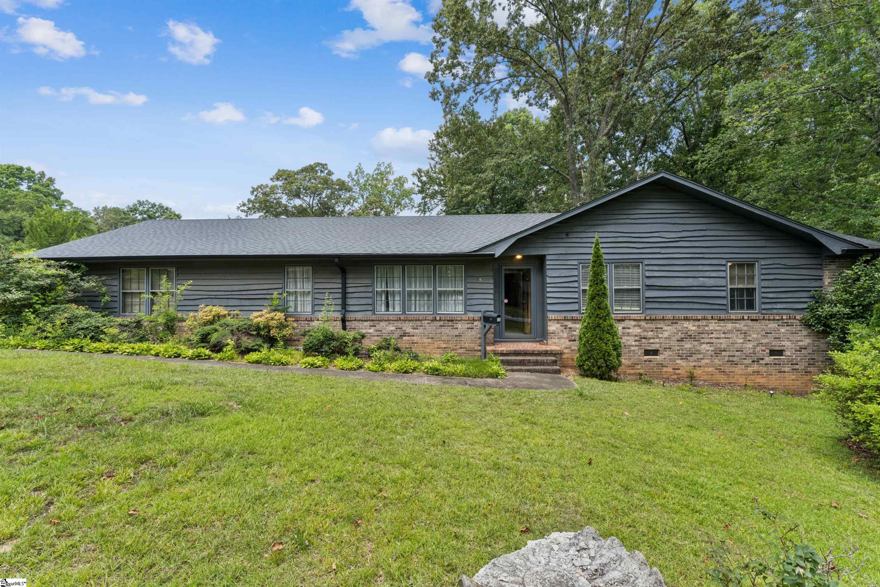 15 Weehawken Circle Taylors, SC 29687