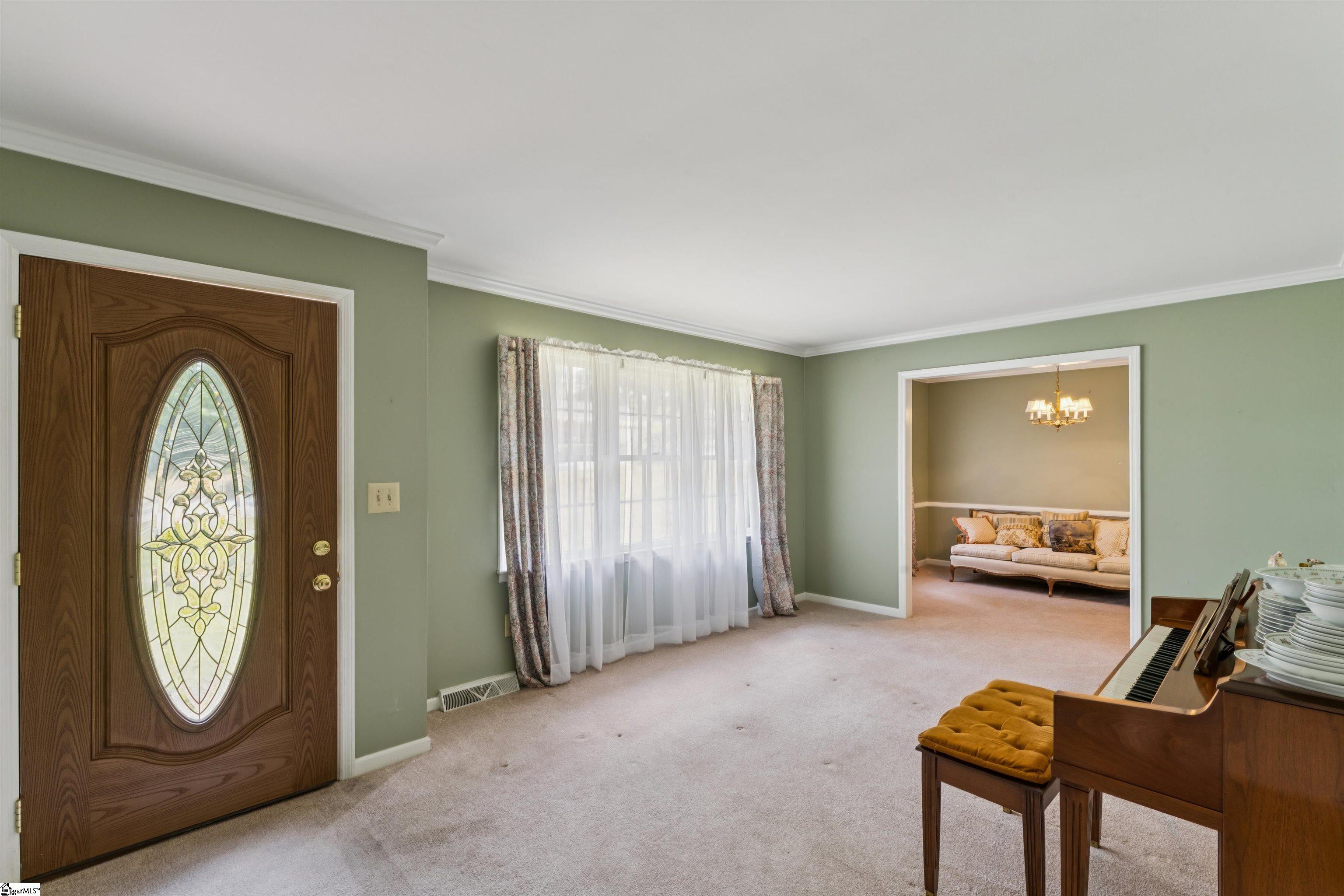 15 Weehawken Circle, Taylors SC 29687