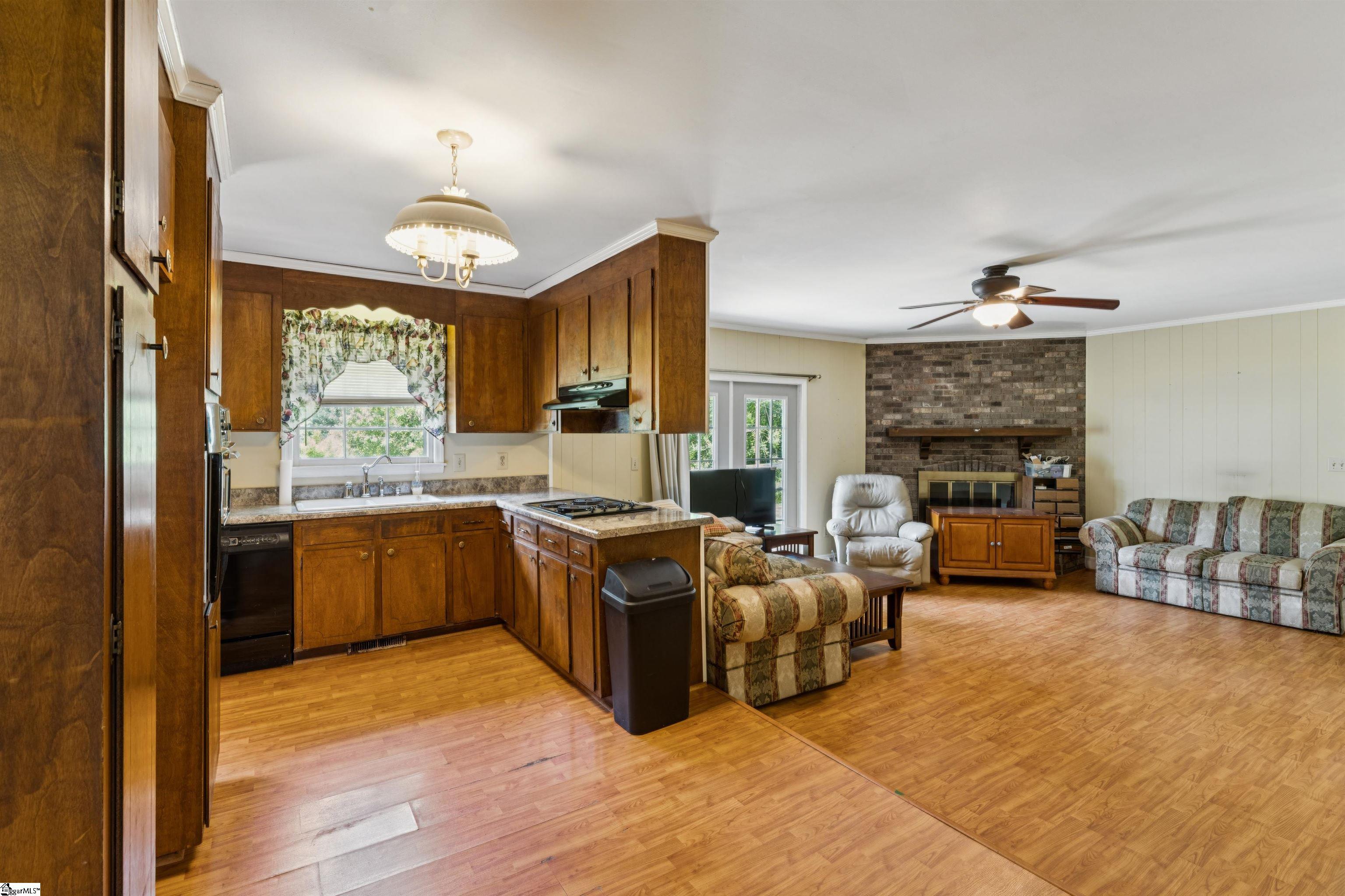 15 Weehawken Circle Taylors, SC 29687