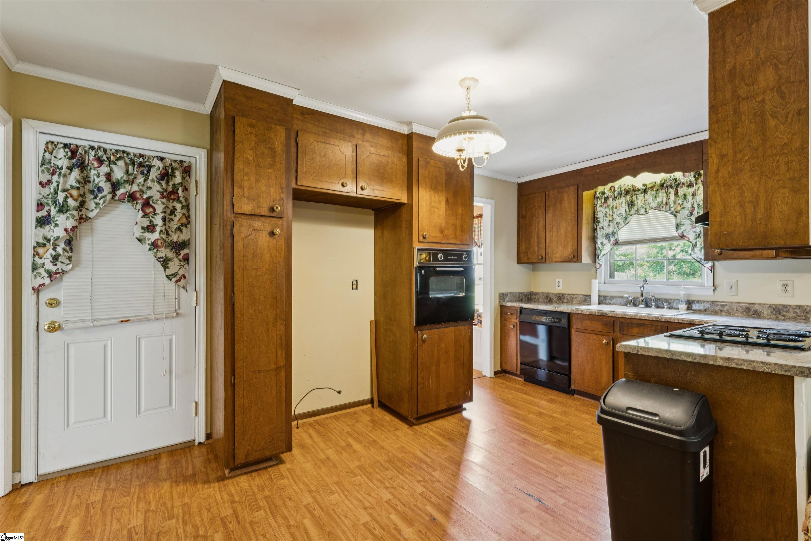 15 Weehawken Circle Taylors, SC 29687