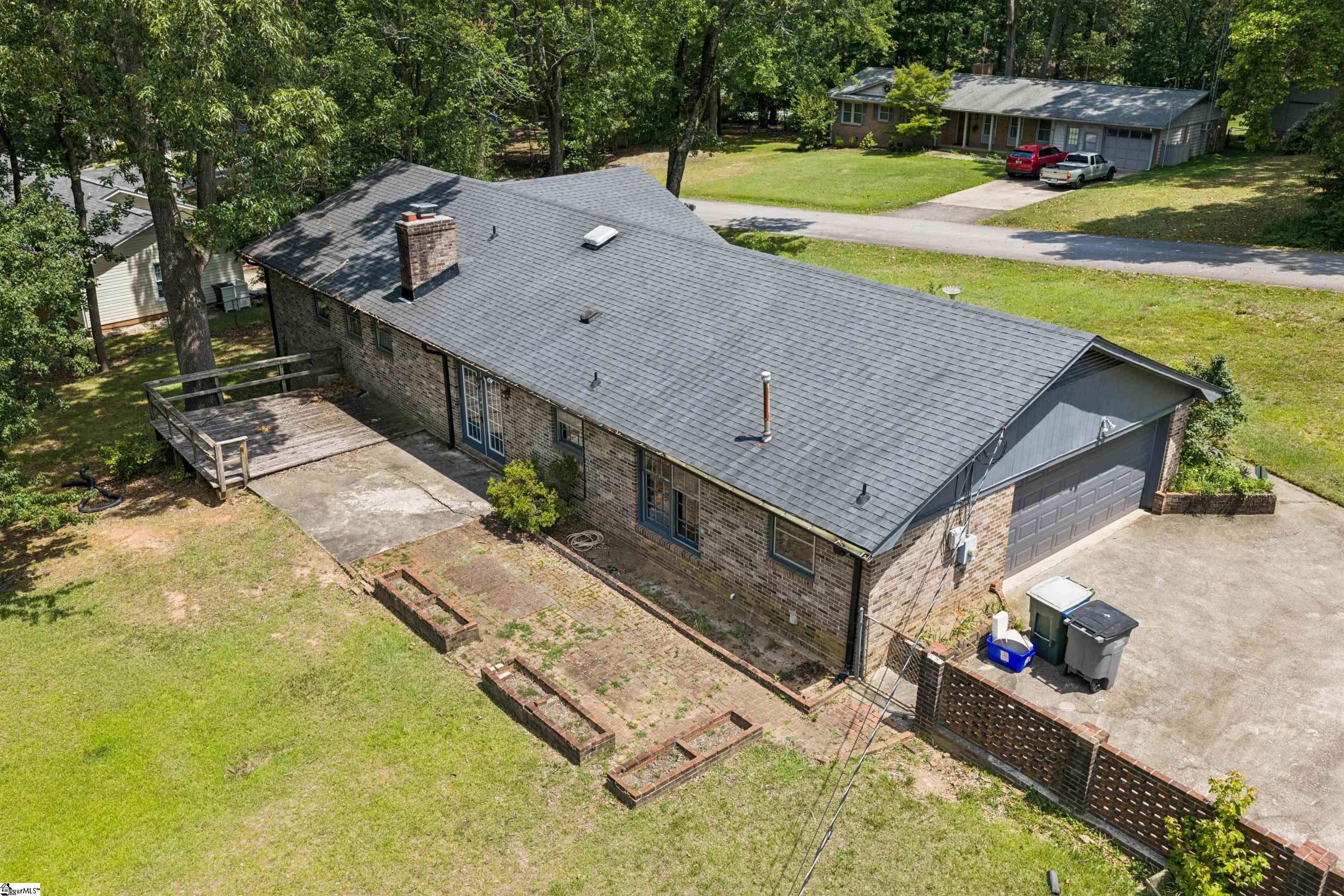 15 Weehawken Circle Taylors, SC 29687