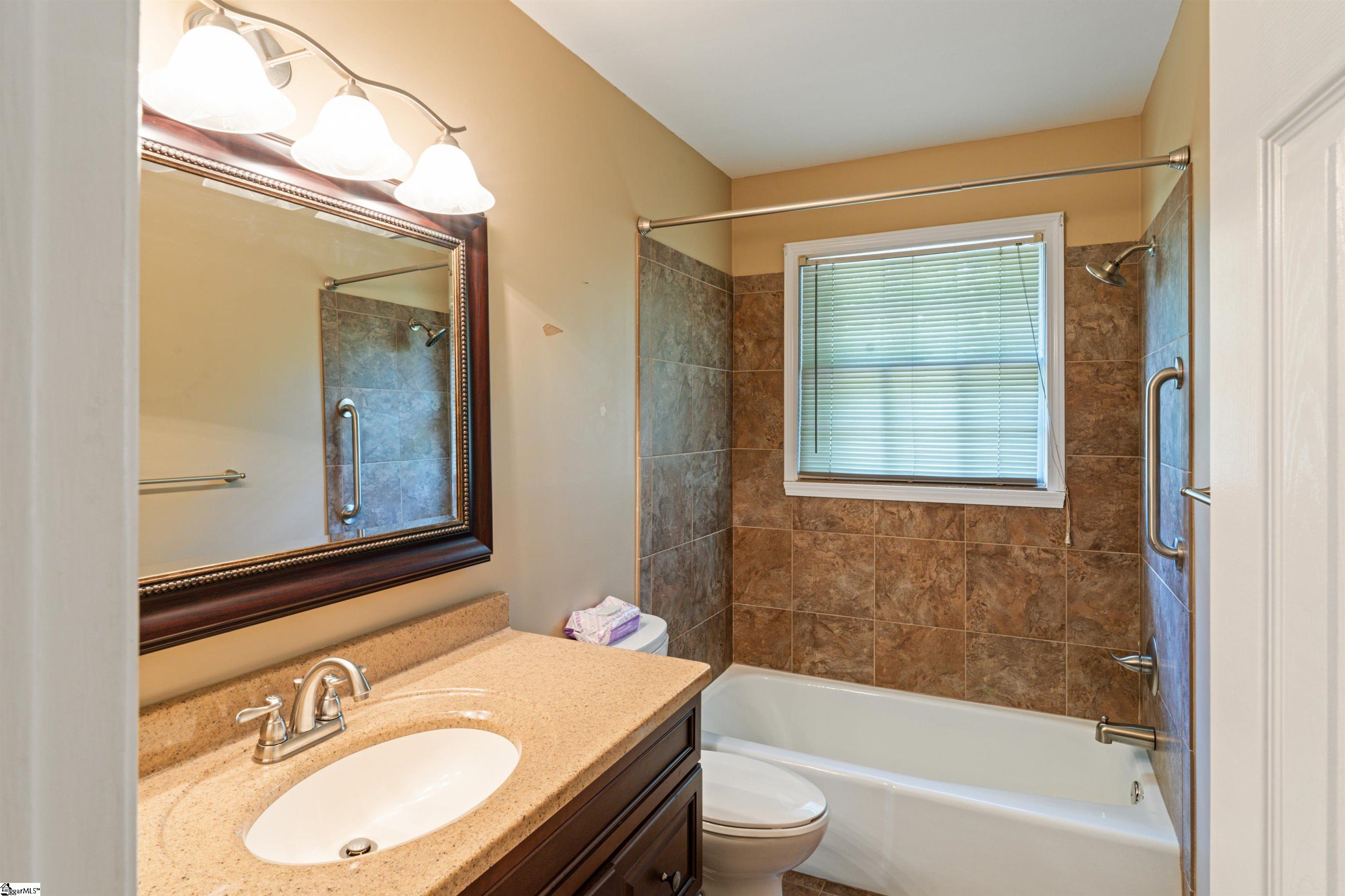 15 Weehawken Circle Taylors, SC 29687
