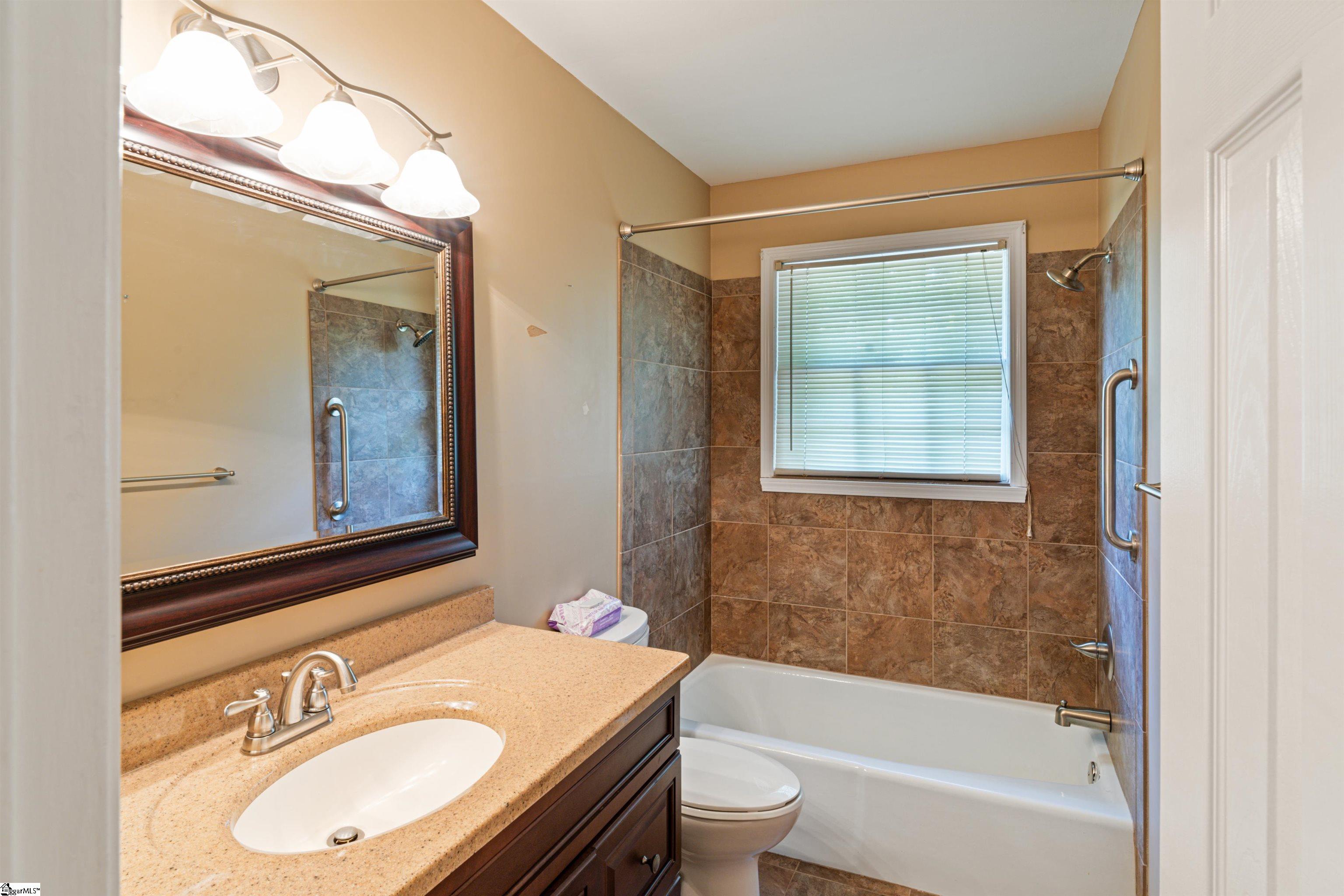 15 Weehawken Circle Taylors, SC 29687