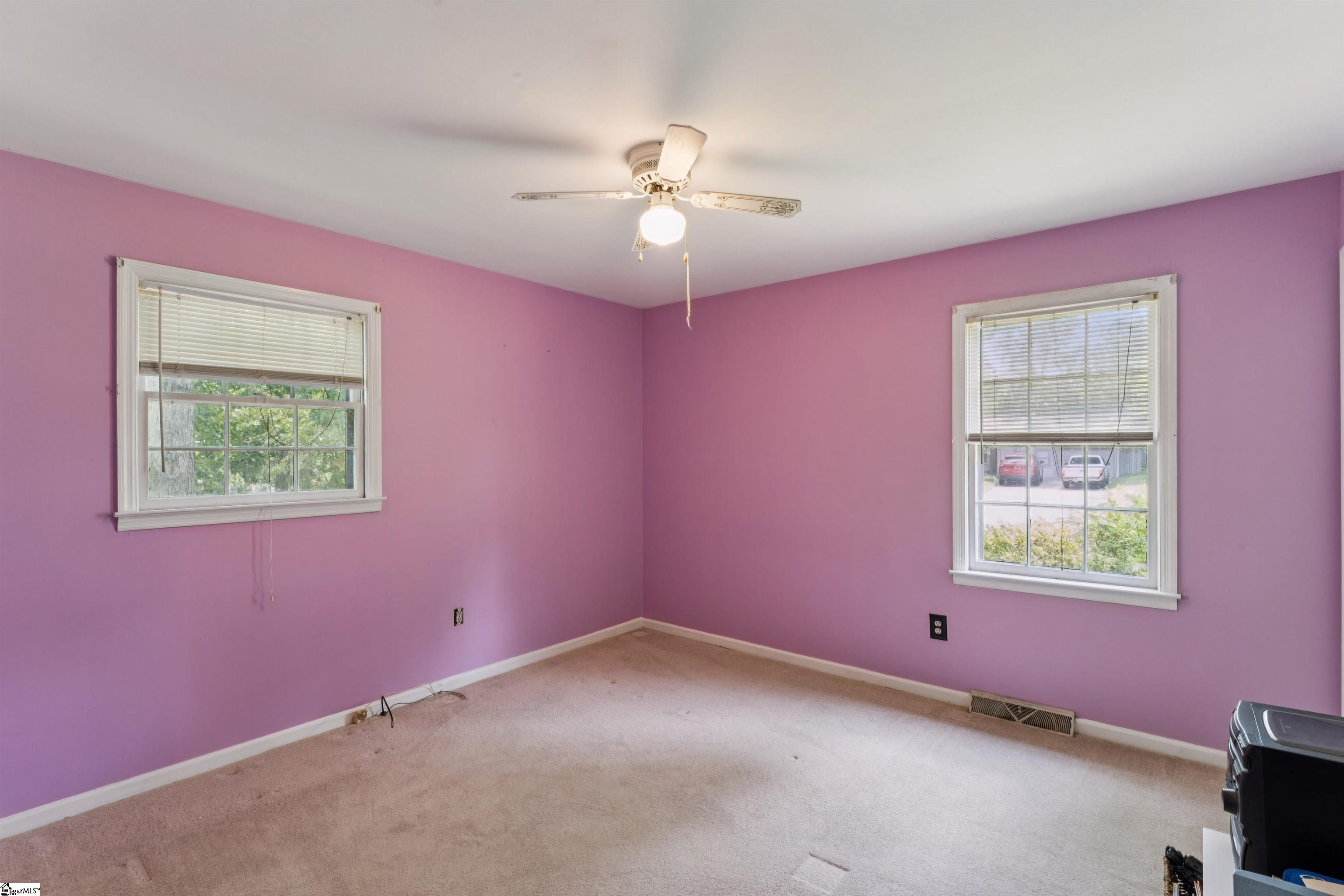 15 Weehawken Circle Taylors, SC 29687