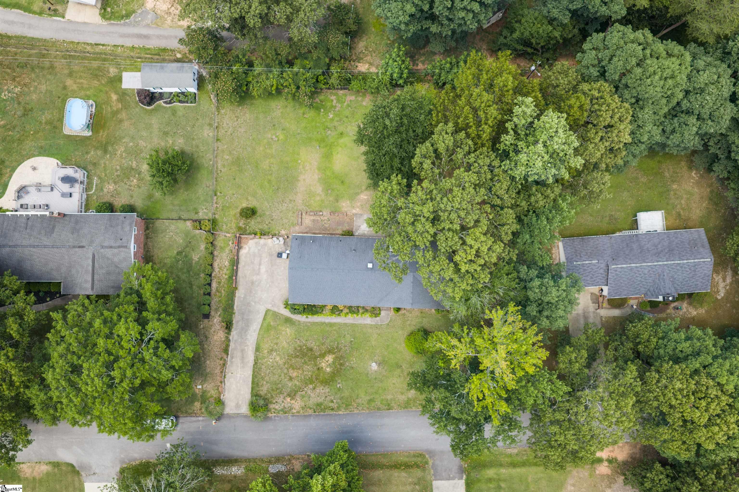 15 Weehawken Circle Taylors, SC 29687