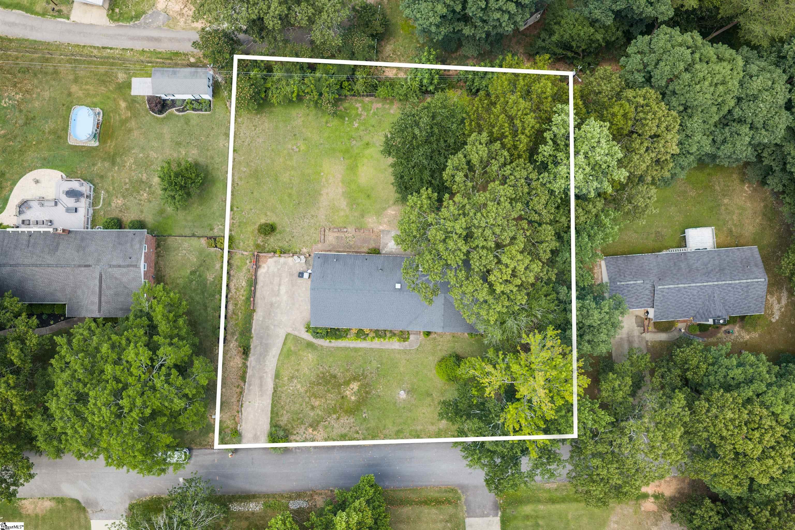 15 Weehawken Circle Taylors, SC 29687