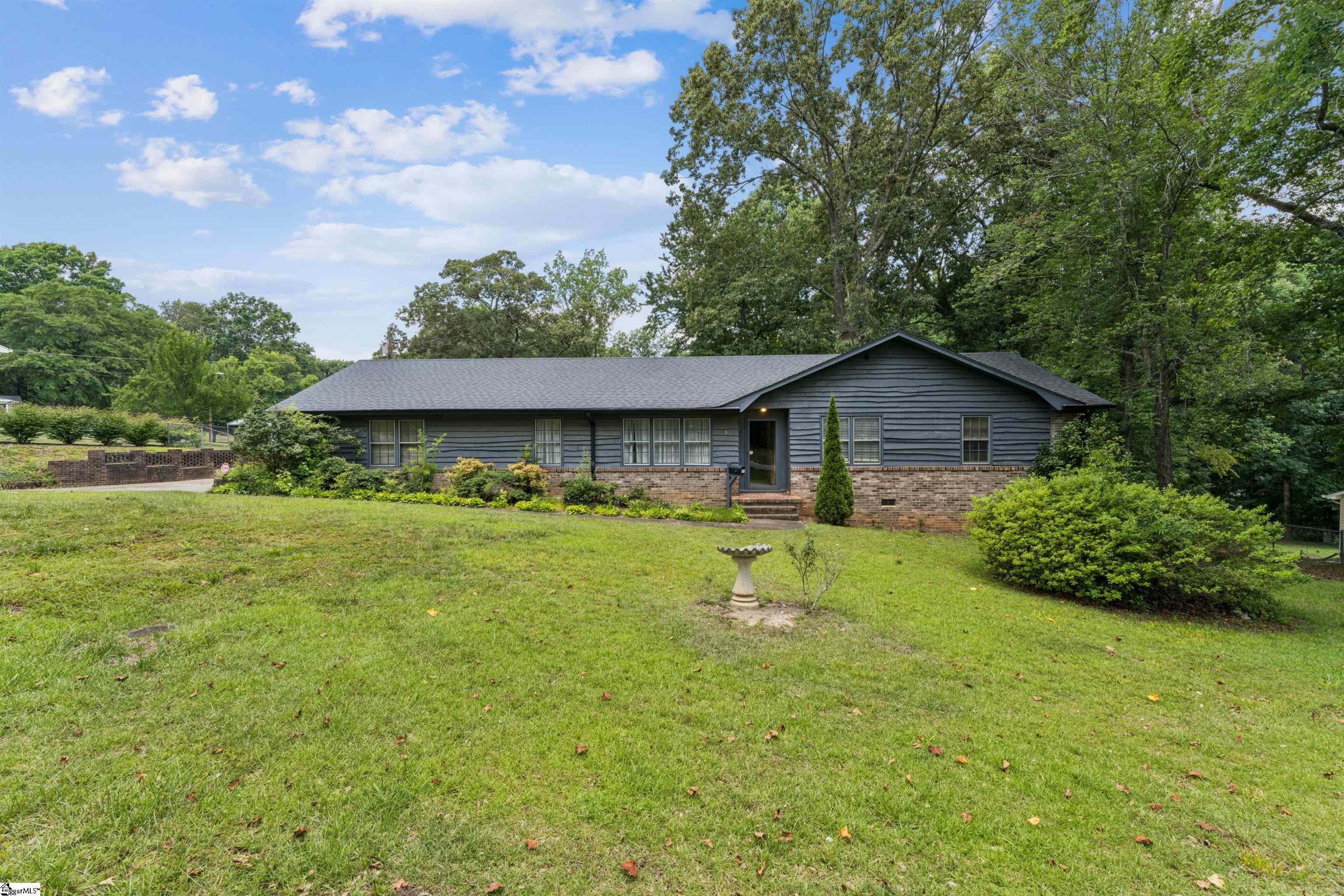 15 Weehawken Circle Taylors, SC 29687
