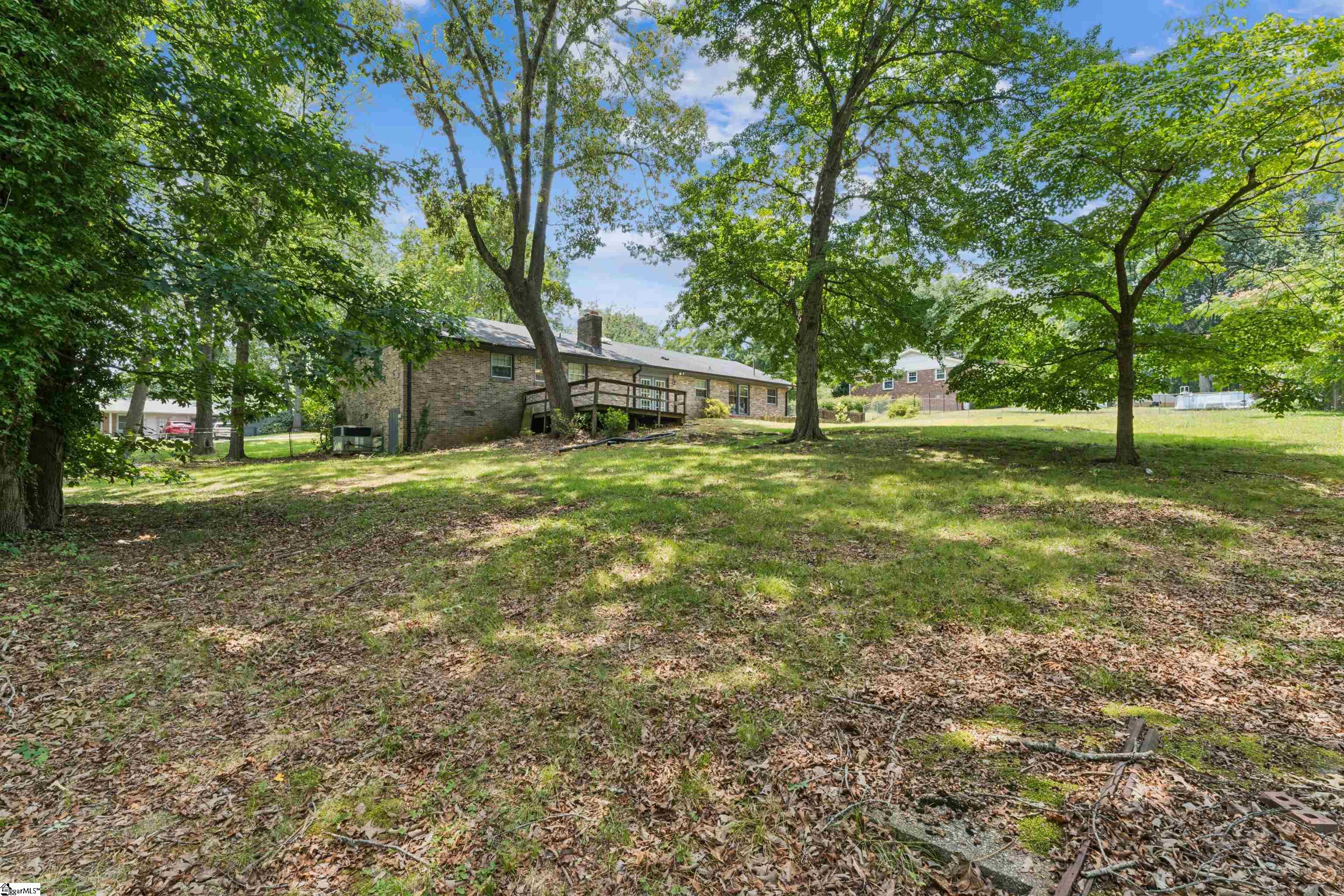15 Weehawken Circle Taylors, SC 29687