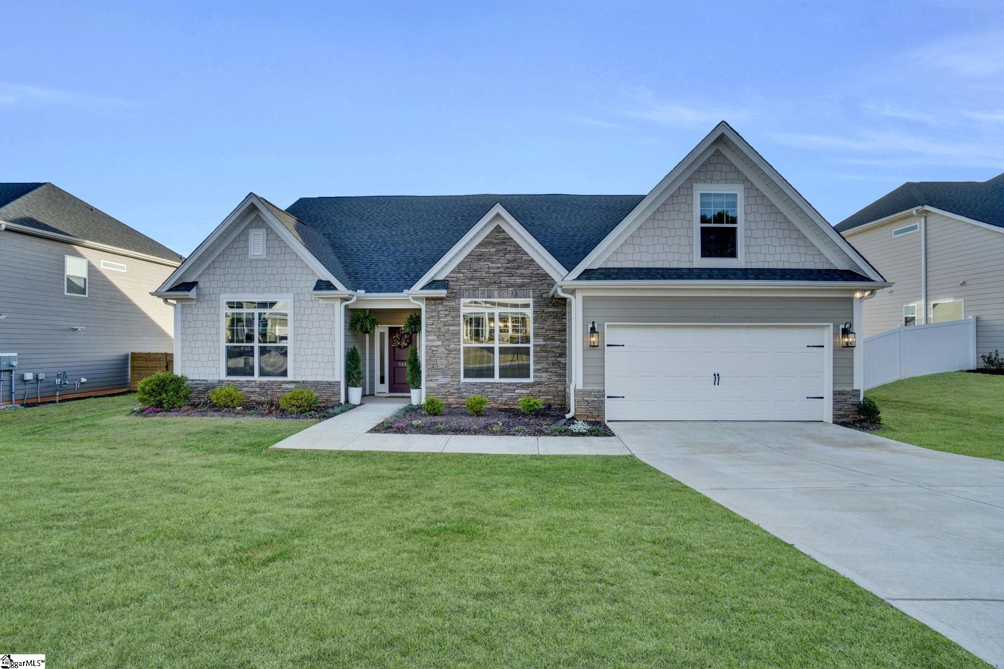 Photo 2 of Single family home for sale at 142 Juniper Hill Dr, Easley, SC 29642 | MLS# 1597105 | Listing updated on 2026-09-18